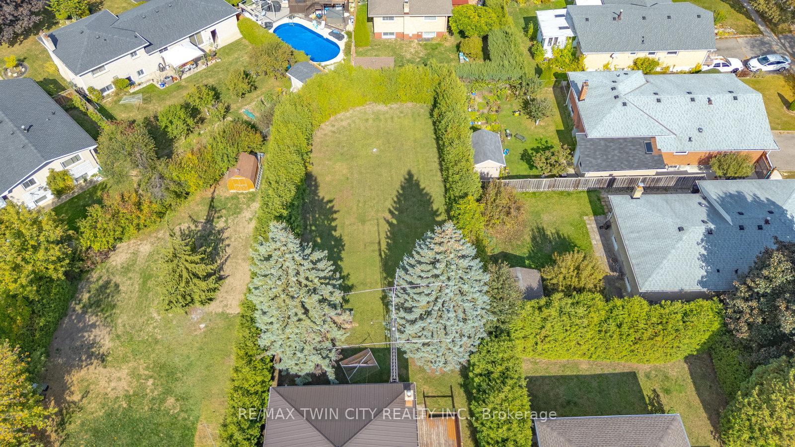 Photo 37 of 6 Ventnor Court, Brantford — HOMEH