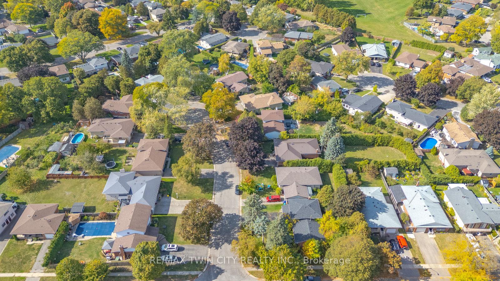 Photo 36 of 6 Ventnor Court, Brantford — HOMEH