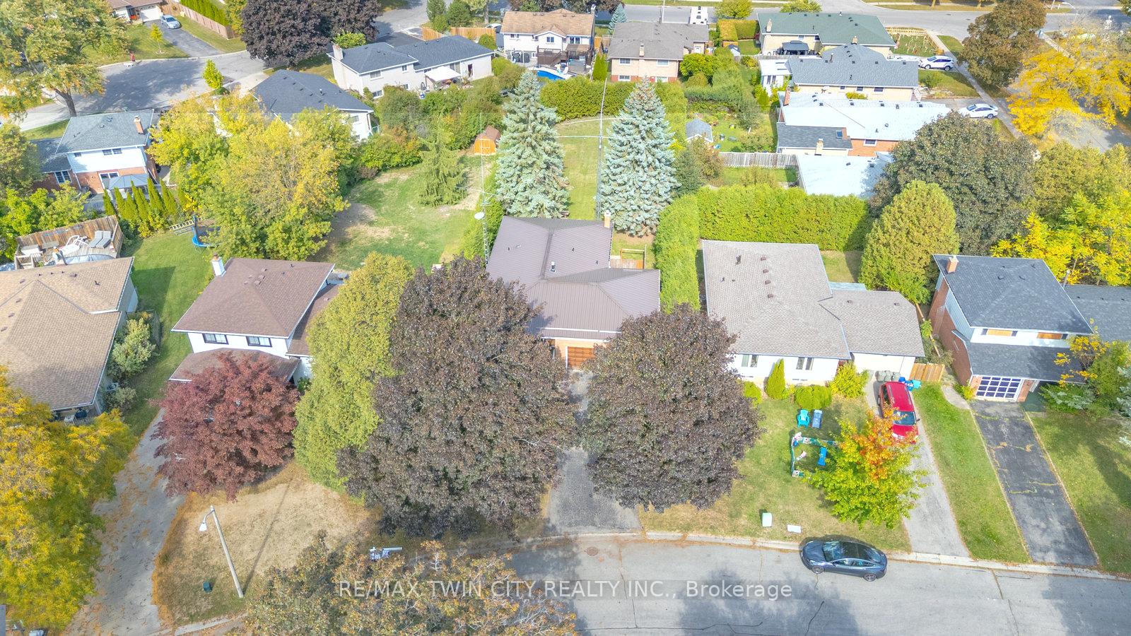 Photo 39 of 6 Ventnor Court, Brantford — HOMEH