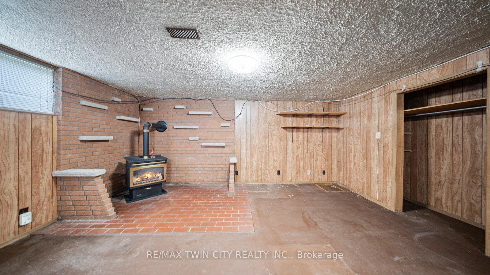 Photo 40 of 6 Ventnor Court, Brantford — HOMEH