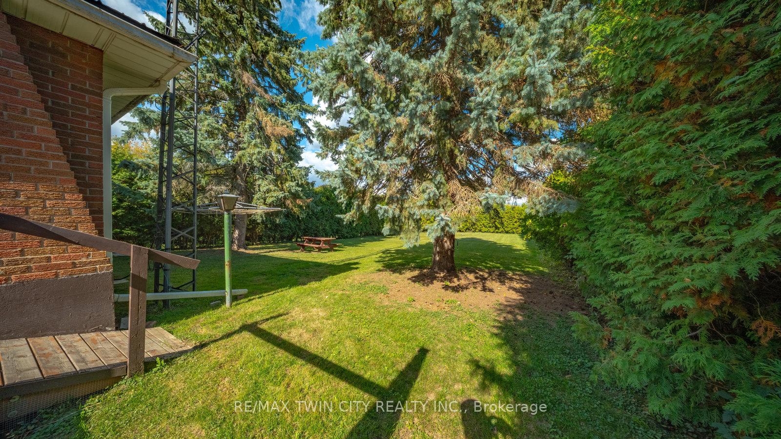 Photo 46 of 6 Ventnor Court, Brantford — HOMEH