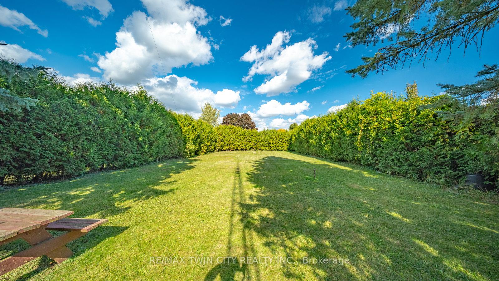 Photo 48 of 6 Ventnor Court, Brantford — HOMEH