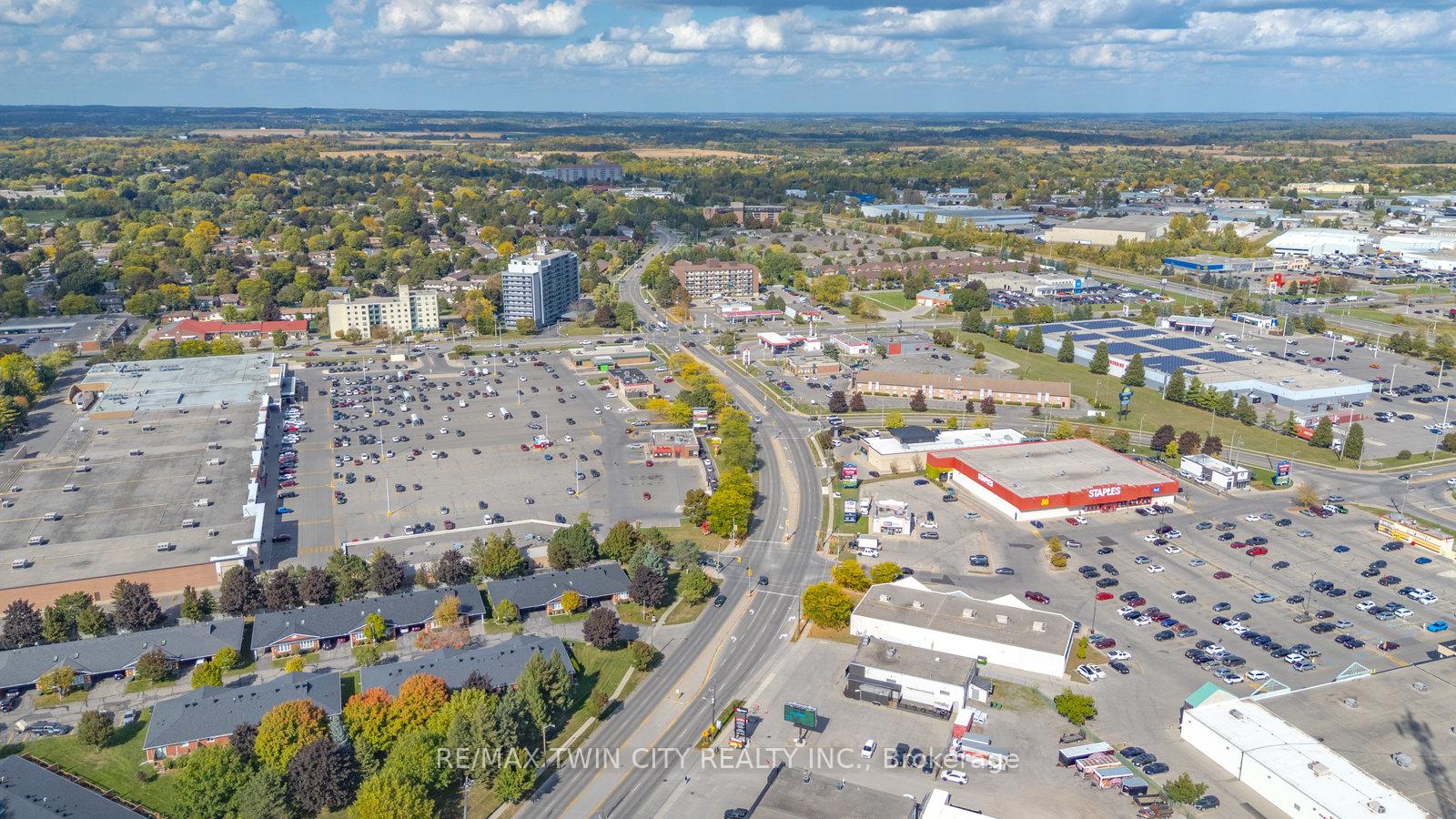 Photo 47 of 6 Ventnor Court, Brantford — HOMEH