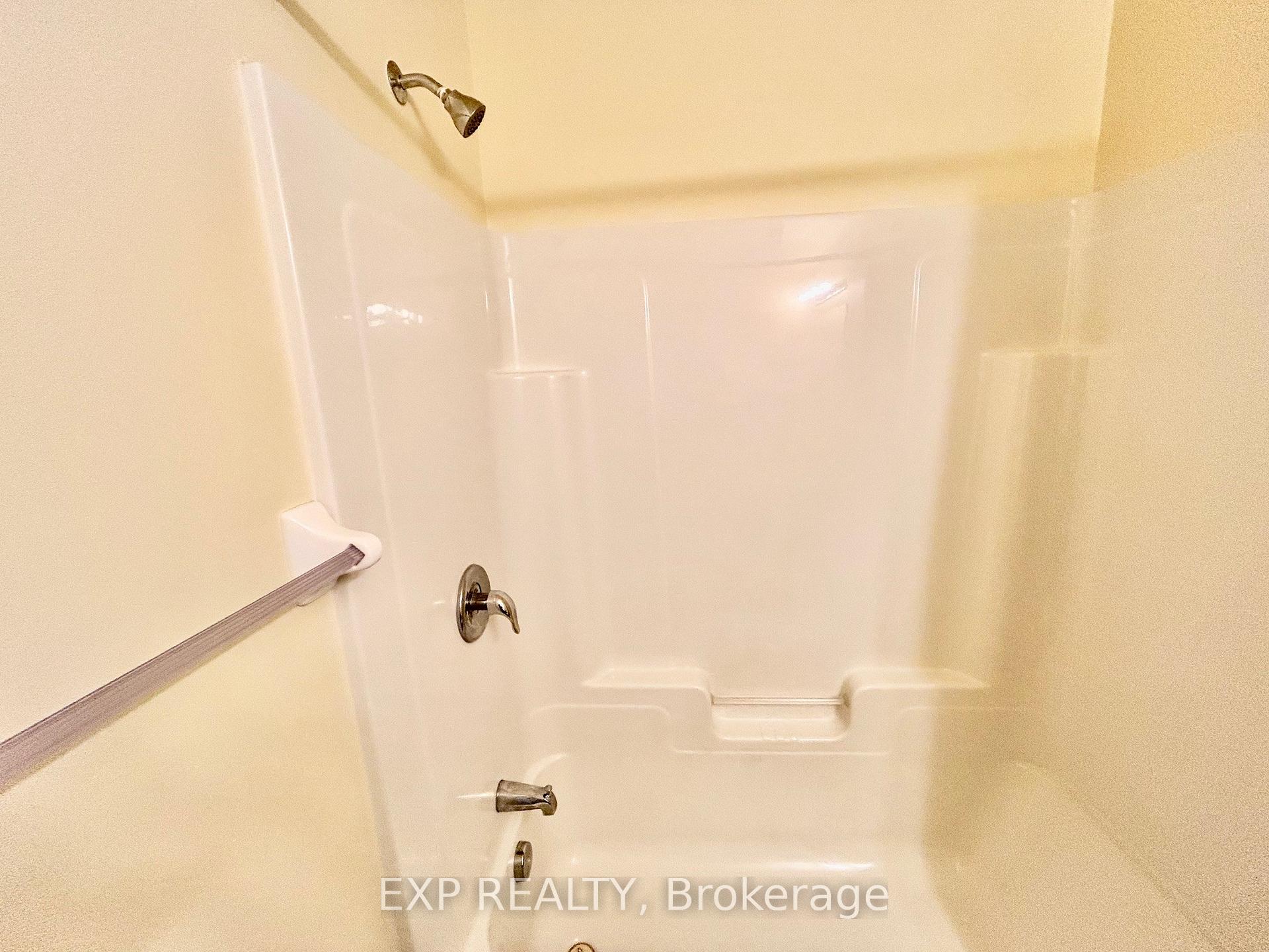 Photo 32 of 208 Shanly Private, Ottawa, Barrhaven - Stonebridge — HOMEH