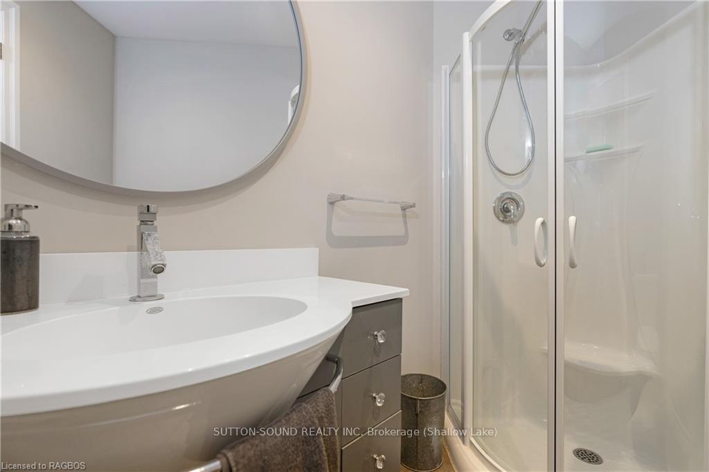 Photo 6 of 101 Arnott Lane, Chatsworth — HOMEH