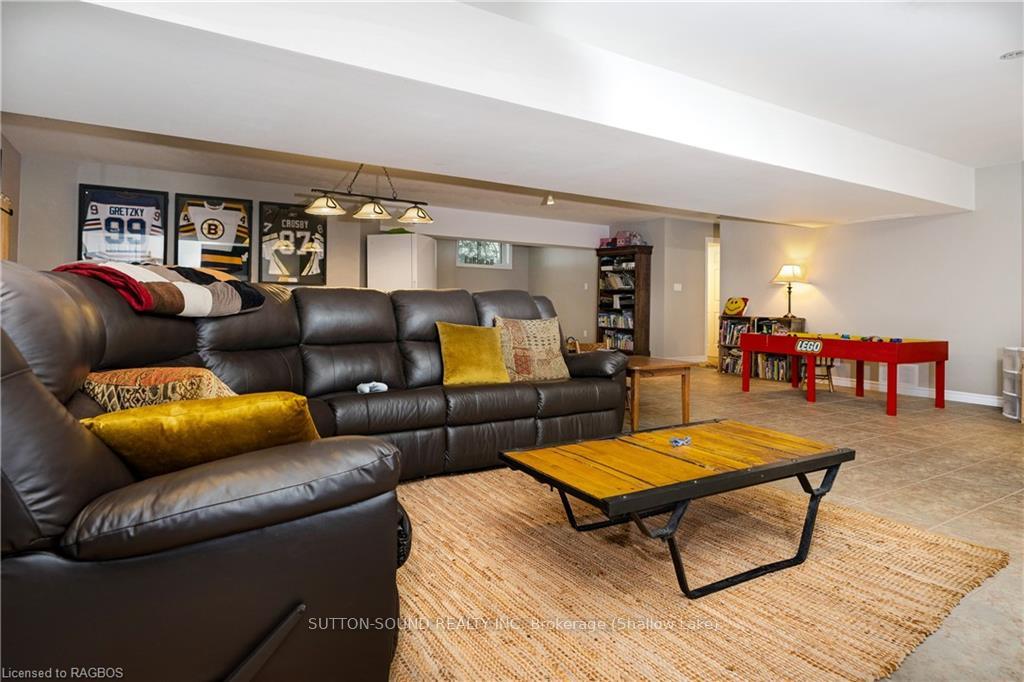 Photo 17 of 101 Arnott Lane, Chatsworth — HOMEH