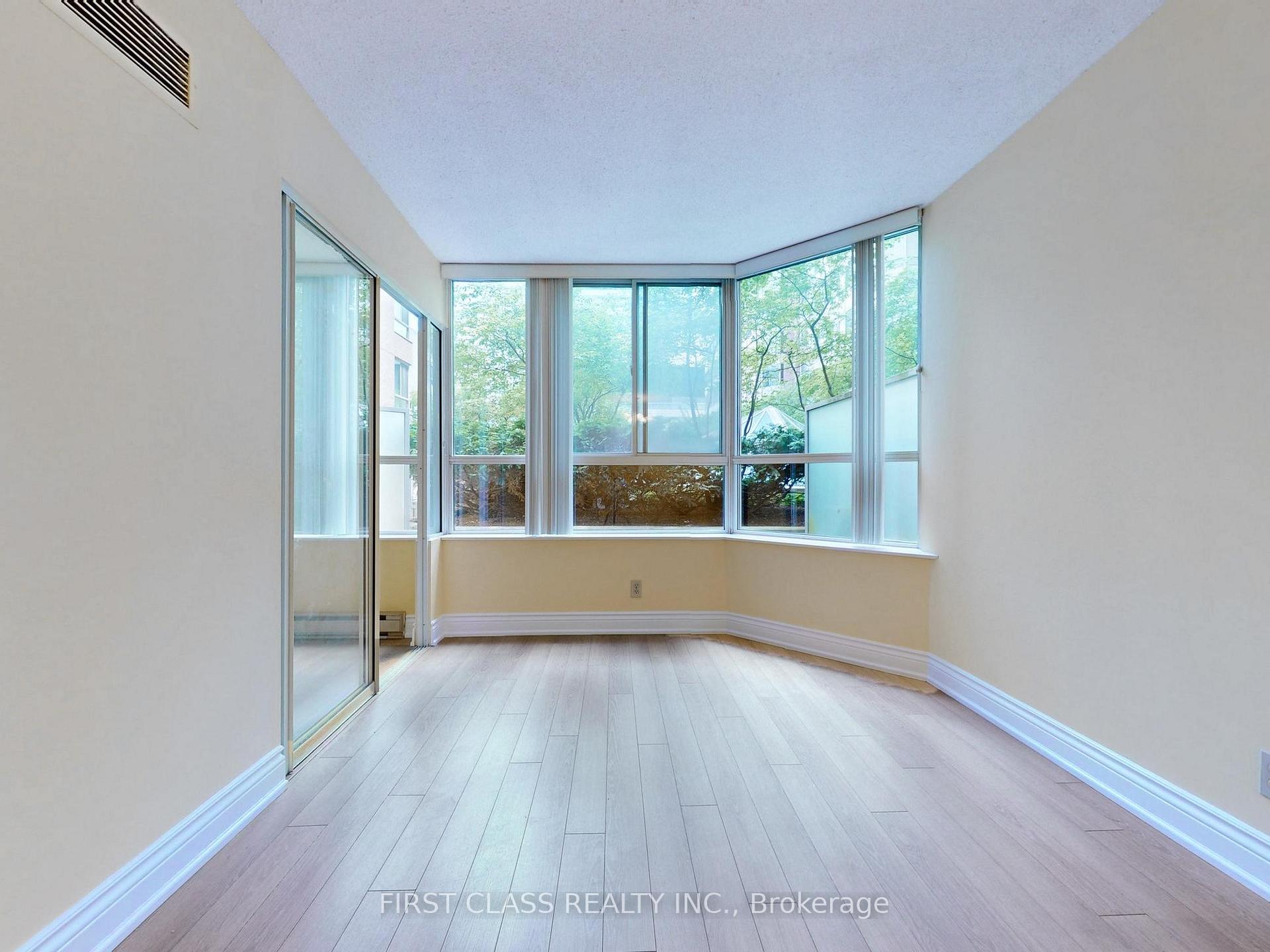 Photo 6 of Unit 303, 717 Bay Avenue, Toronto, Bay Street Corridor — HOMEH