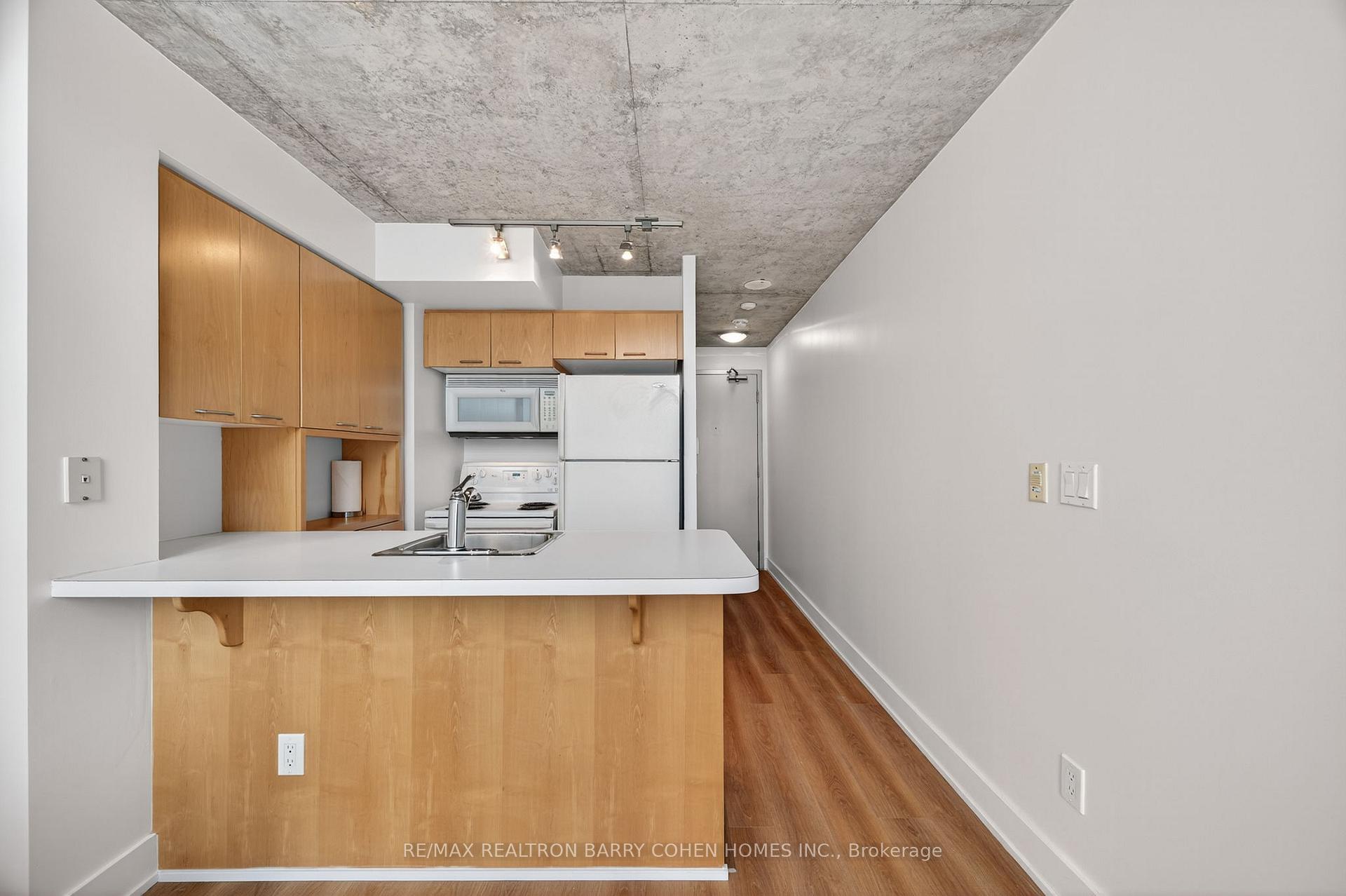 Photo 6 of Unit 814, 255 Richmond Street E, Toronto, Moss Park — HOMEH