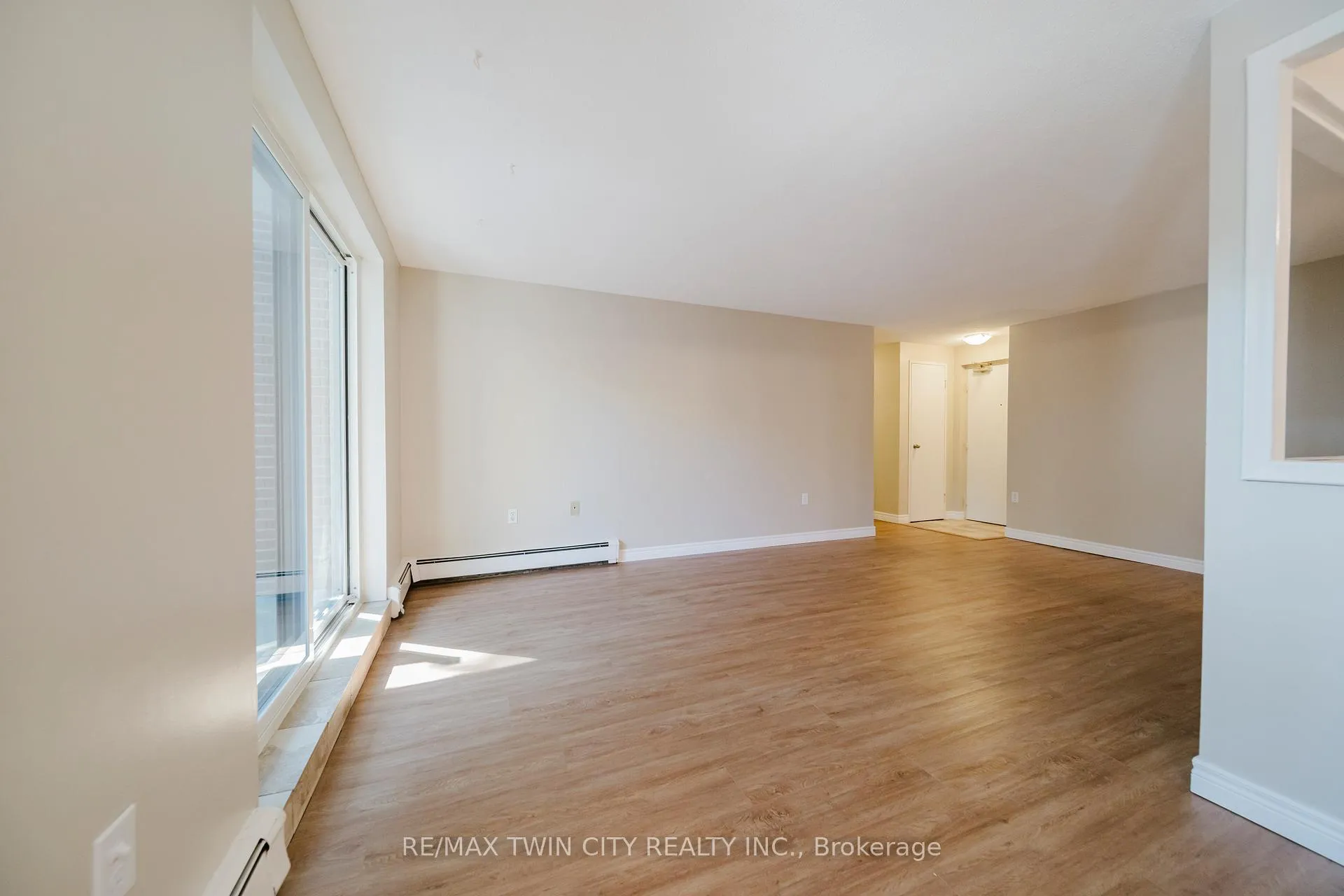 Photo 5 of Unit 110, 279 Chandler Drive, Kitchener — HOMEH