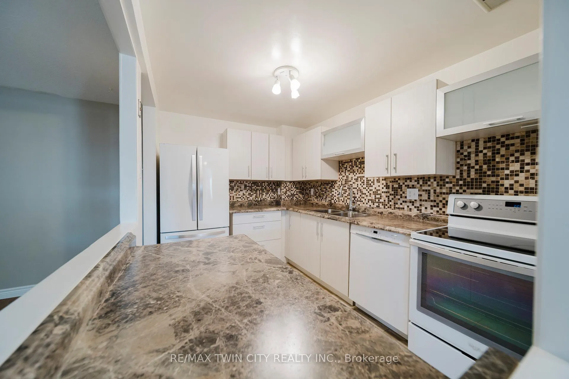 Photo 7 of Unit 110, 279 Chandler Drive, Kitchener — HOMEH