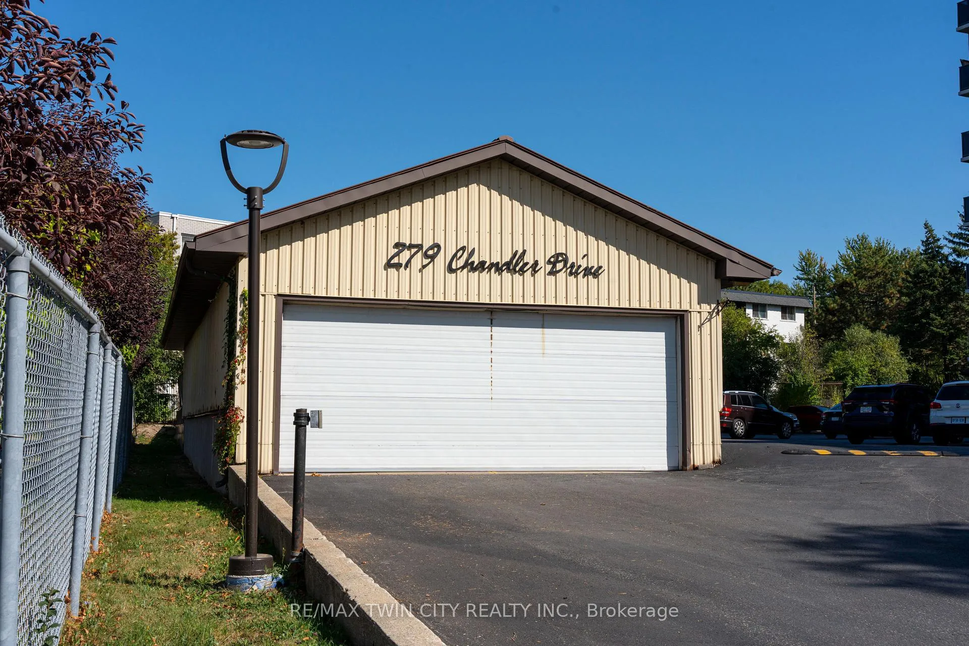 Photo 38 of Unit 110, 279 Chandler Drive, Kitchener — HOMEH