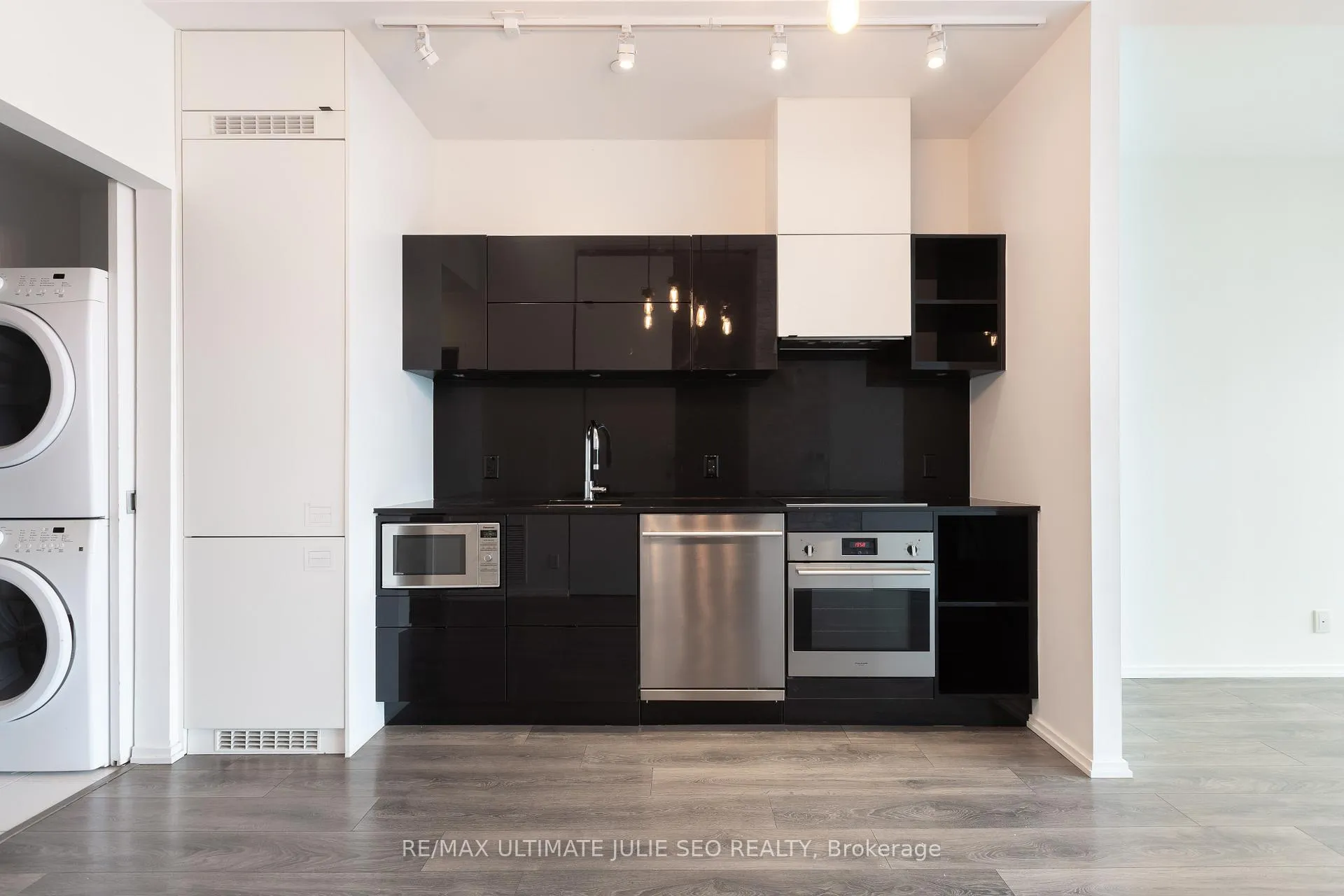 Photo 3 of Unit 3606, 125 Peter Street, Toronto, Waterfront Communities — HOMEH