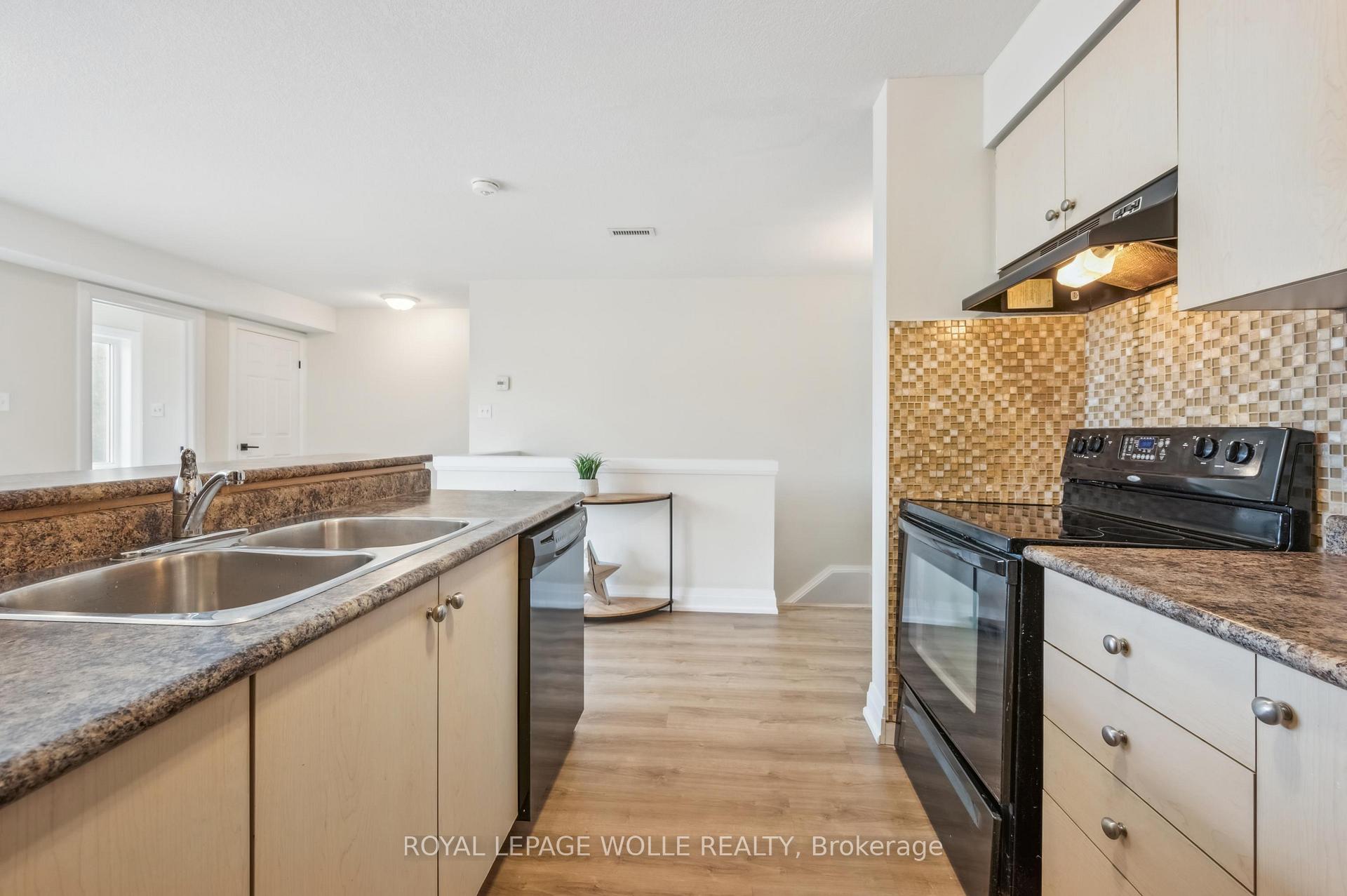 Photo 7 of Unit 12D, 45 Cedarhill Crescent, Kitchener — HOMEH
