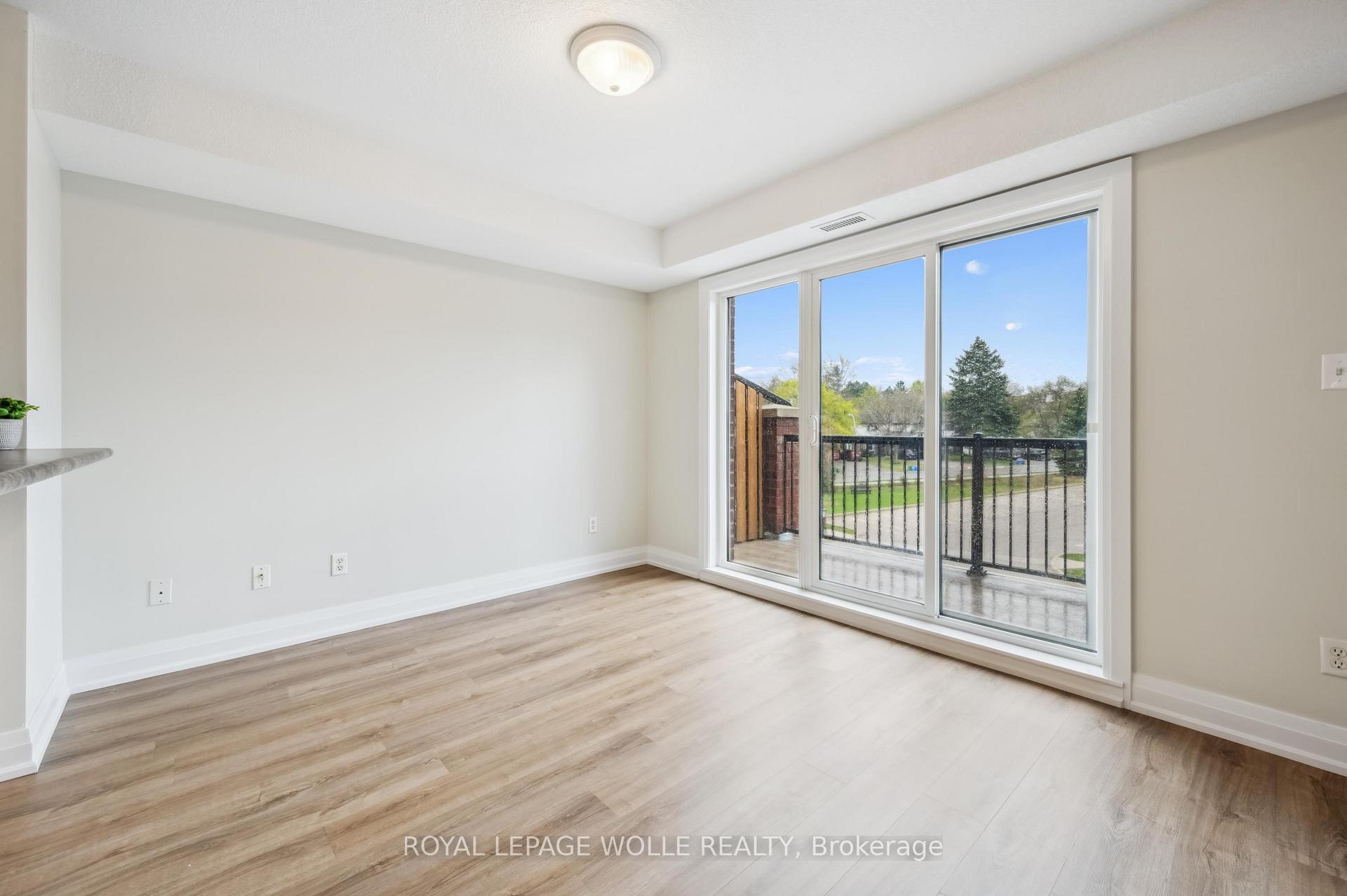 Photo 8 of Unit 12D, 45 Cedarhill Crescent, Kitchener — HOMEH