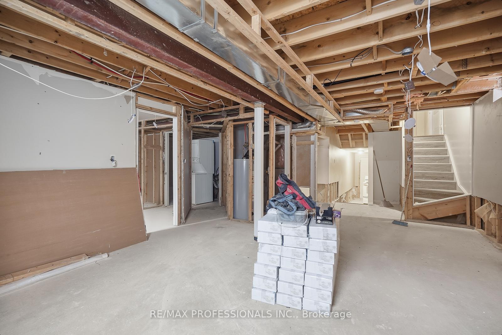Photo 26 of 370 Queen Mary Drive, Brampton, Fletcher's Meadow — HOMEH