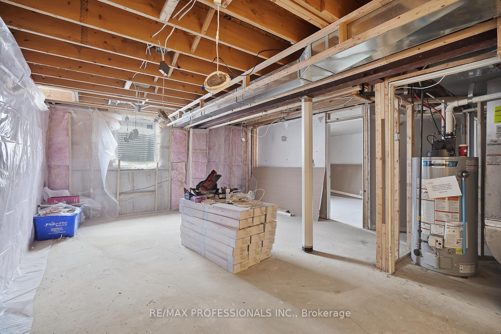 Photo 23 of 370 Queen Mary Drive, Brampton, Fletcher's Meadow — HOMEH