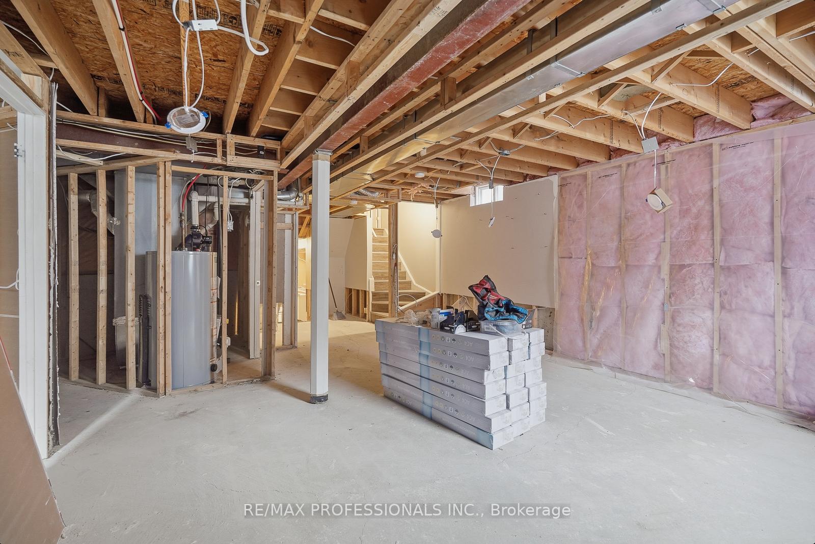 Photo 21 of 370 Queen Mary Drive, Brampton, Fletcher's Meadow — HOMEH