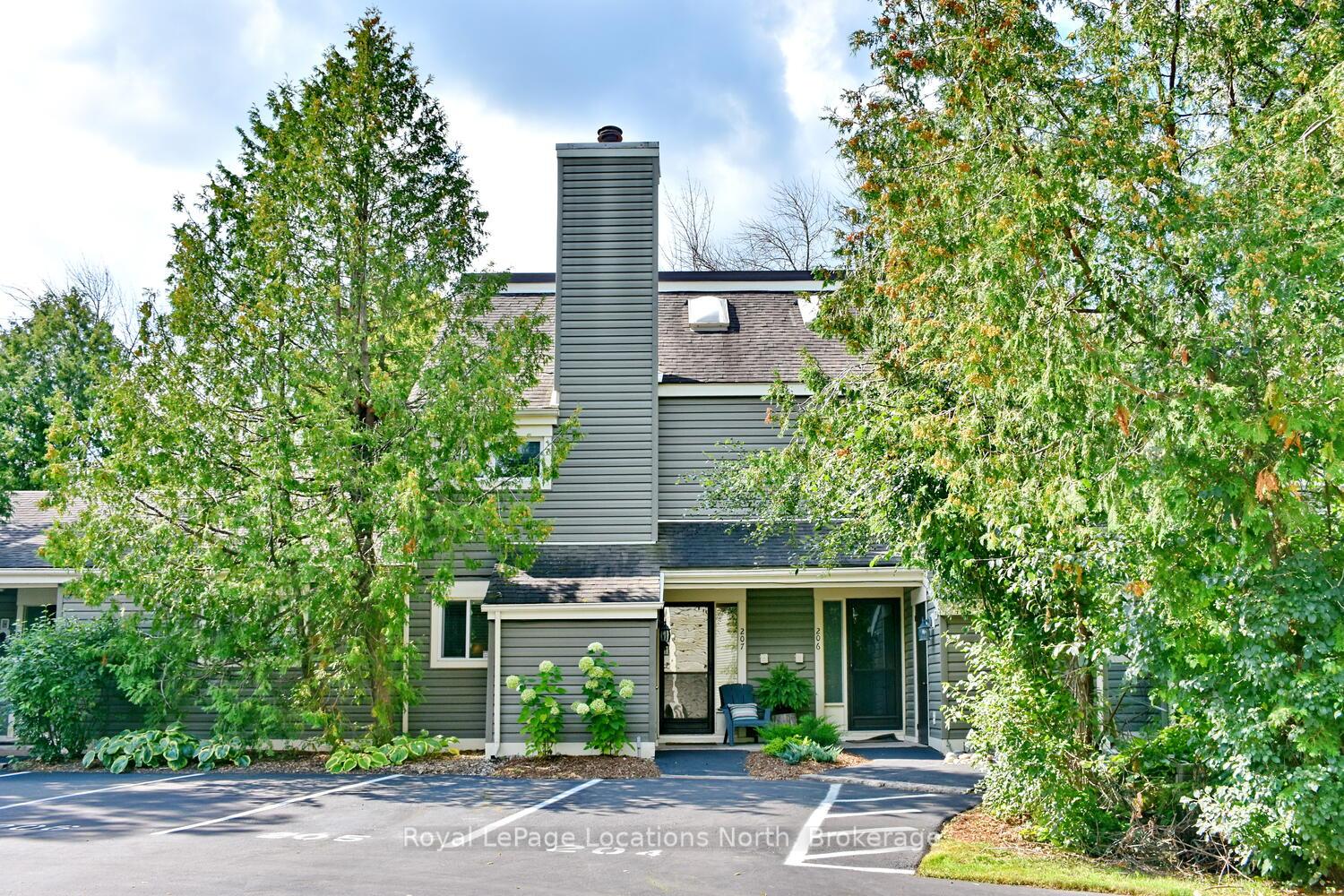 Front of 207 Escarpment Crescent