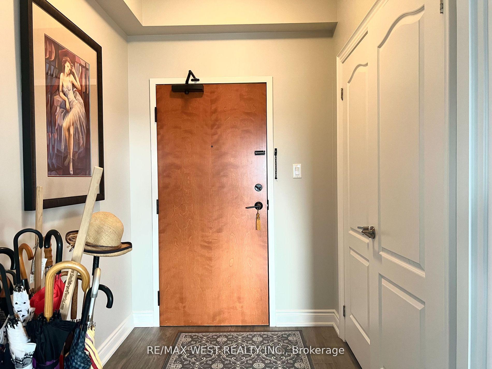 Photo 2 of Unit 402, 720 Yonge Street, Barrie, Painswick South — HOMEH