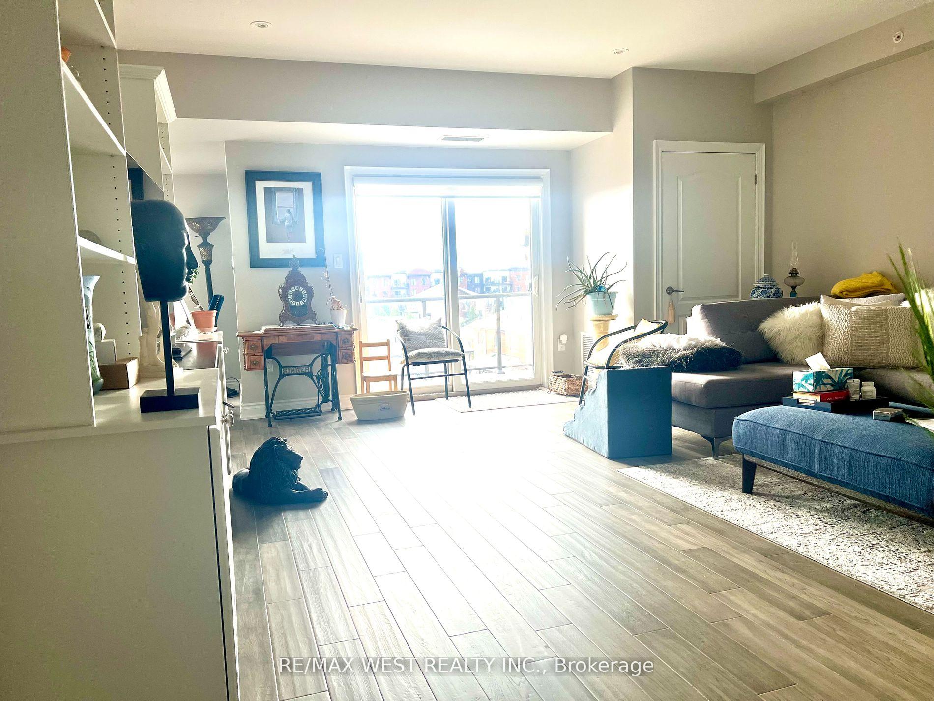Photo 4 of Unit 402, 720 Yonge Street, Barrie, Painswick South — HOMEH