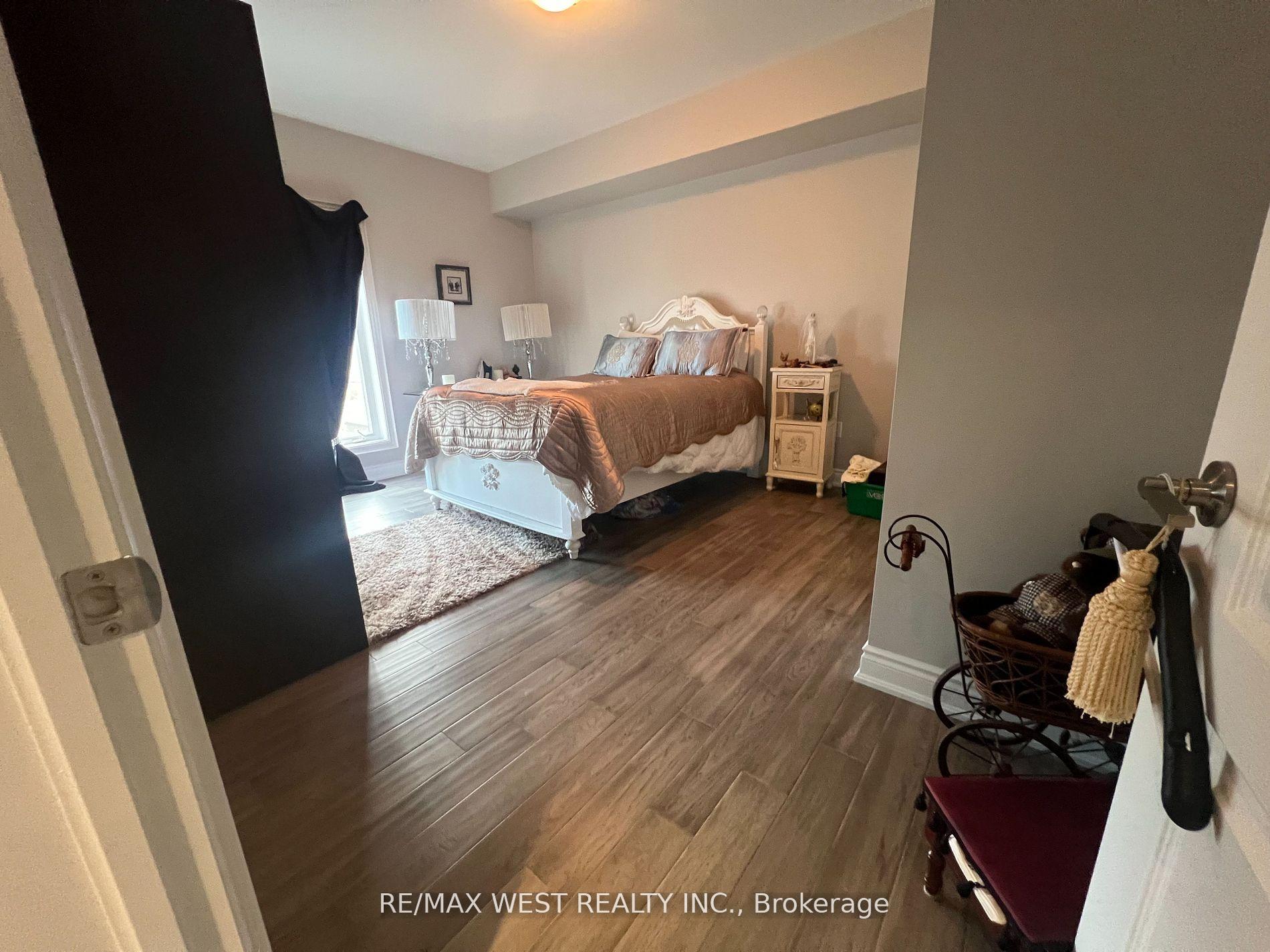 Photo 11 of Unit 402, 720 Yonge Street, Barrie, Painswick South — HOMEH