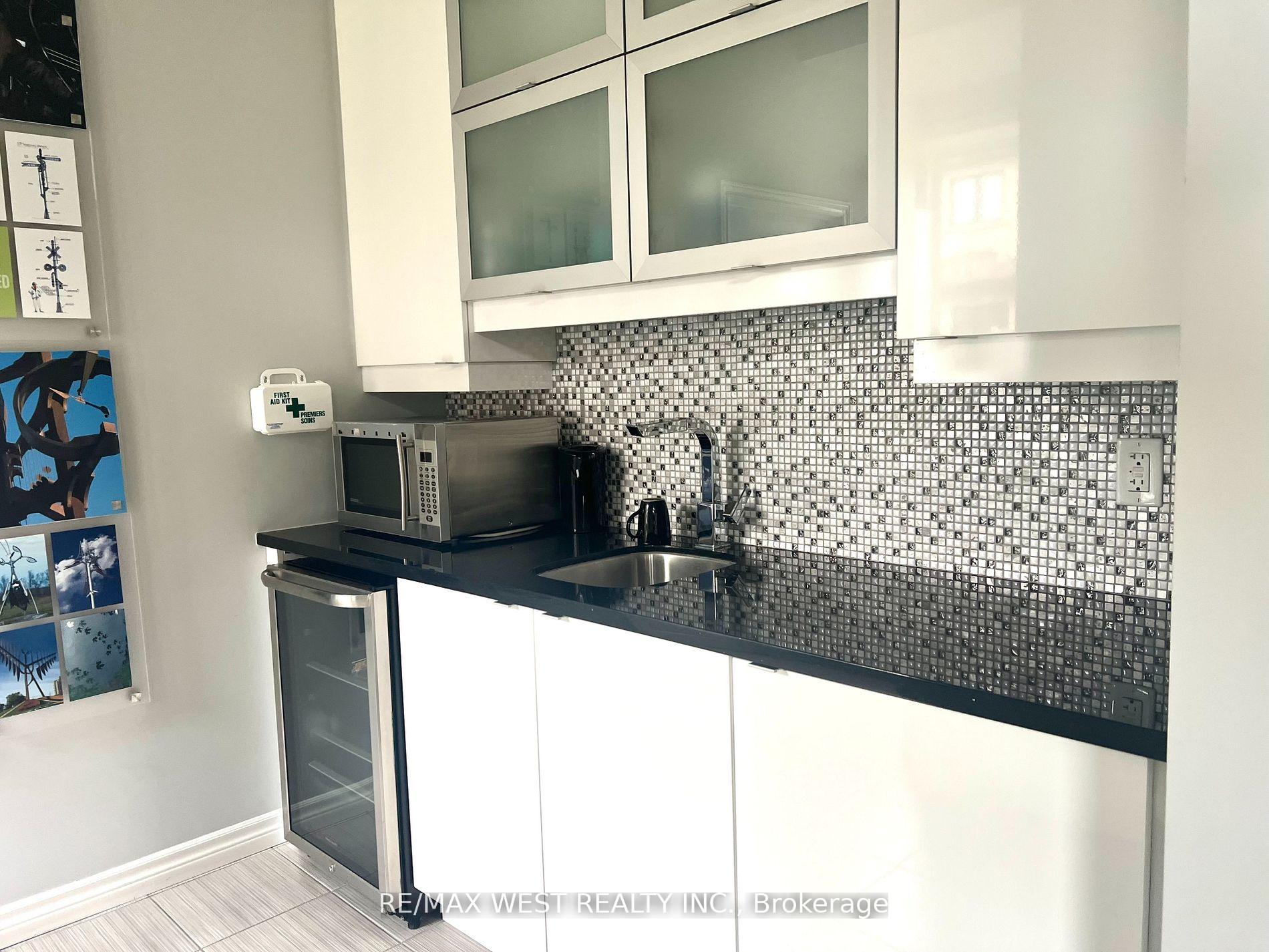 Photo 15 of Unit 402, 720 Yonge Street, Barrie, Painswick South — HOMEH