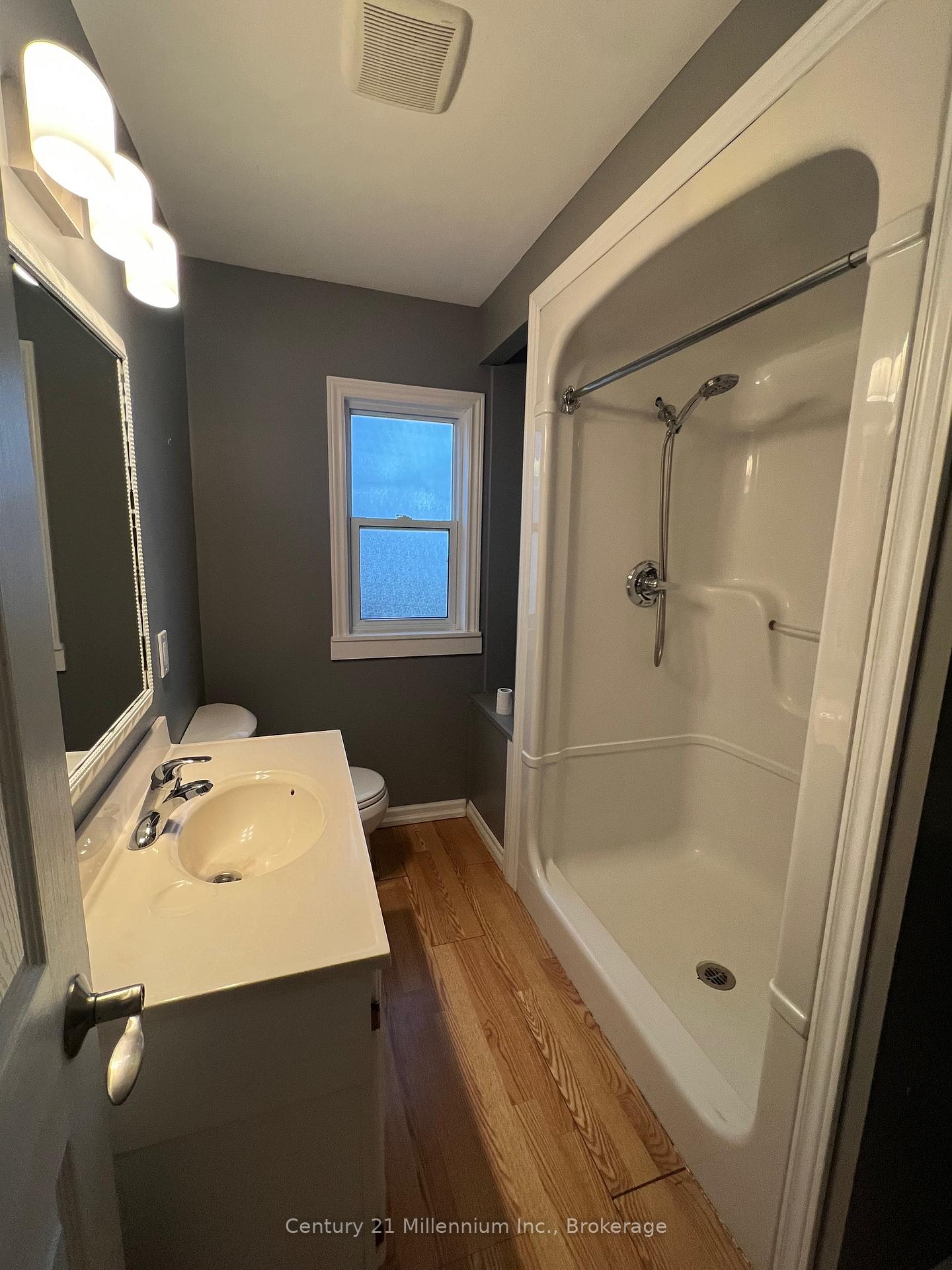 Photo 10 of 219 Spruce Street, Collingwood — HOMEH