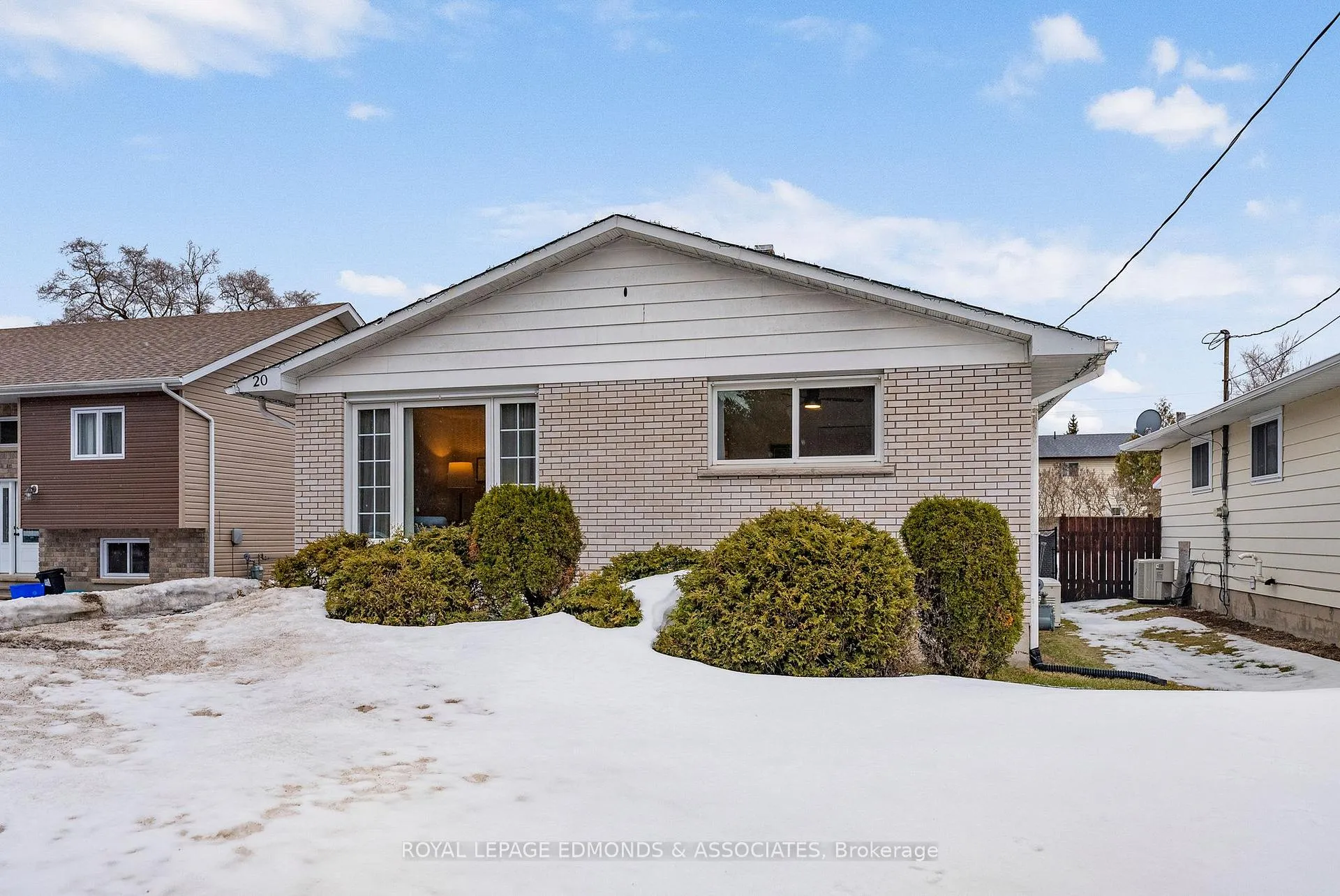 Photo 5 of 20 Wilbert Street, Petawawa — HOMEH