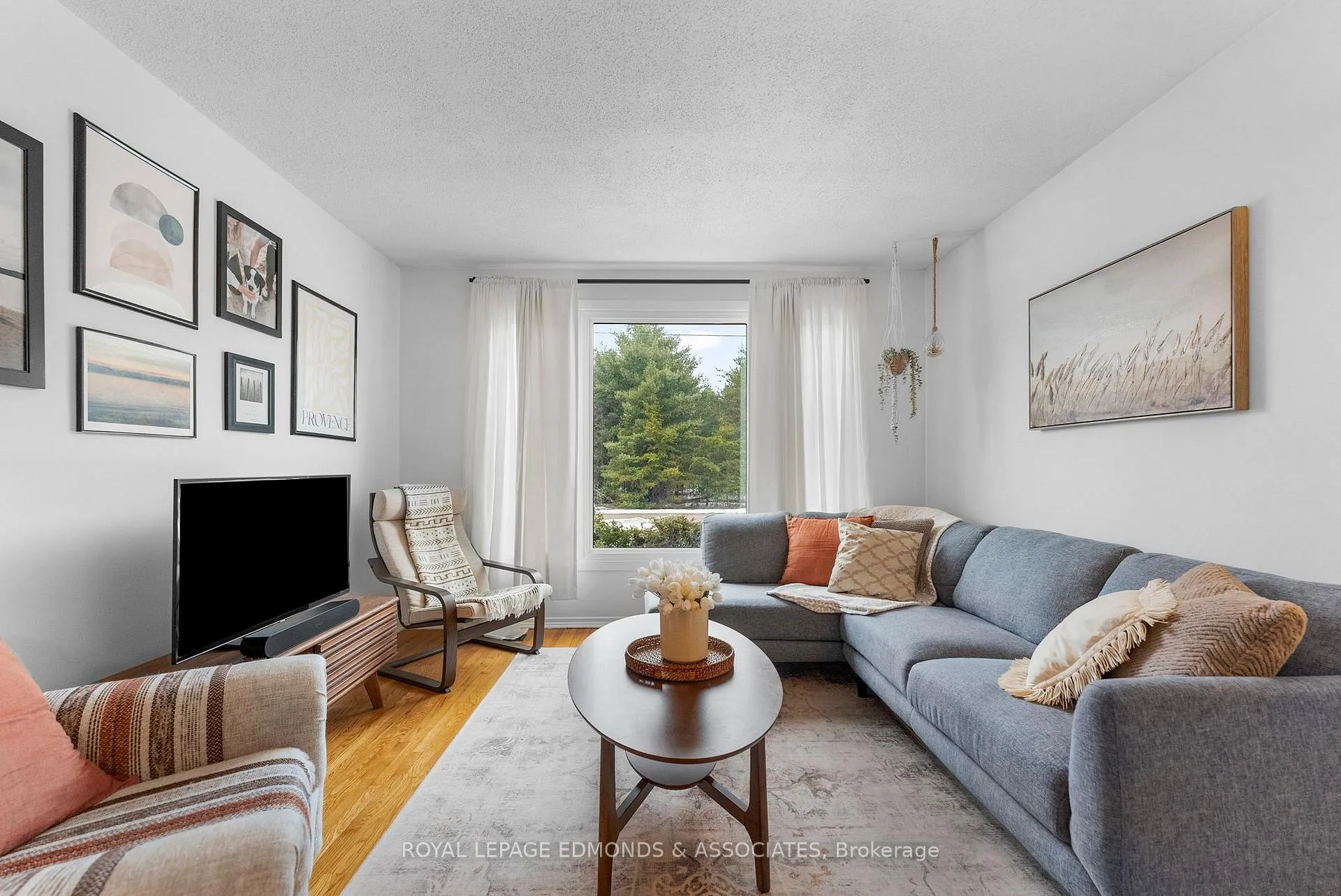 Photo 7 of 20 Wilbert Street, Petawawa — HOMEH