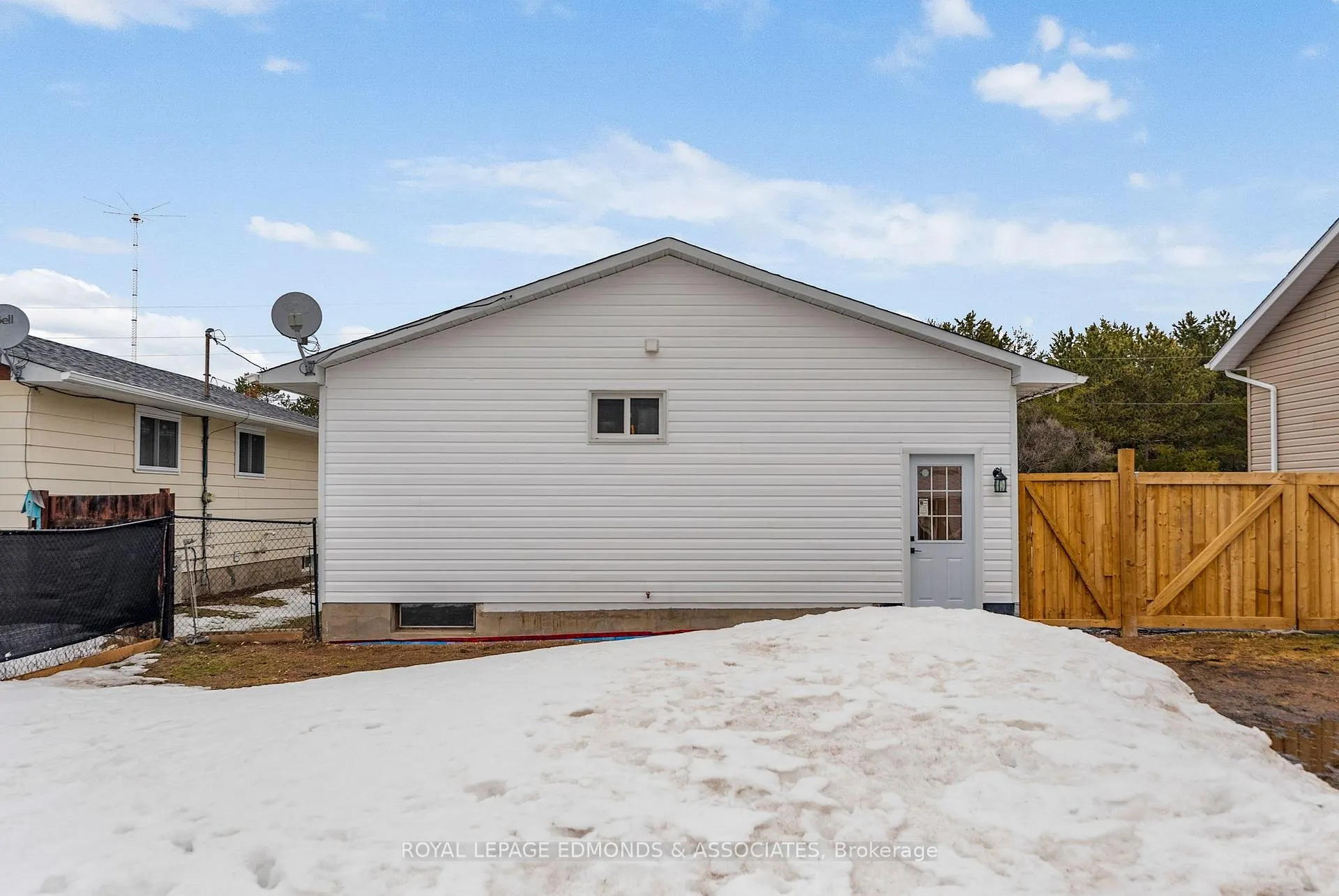 Photo 33 of 20 Wilbert Street, Petawawa — HOMEH