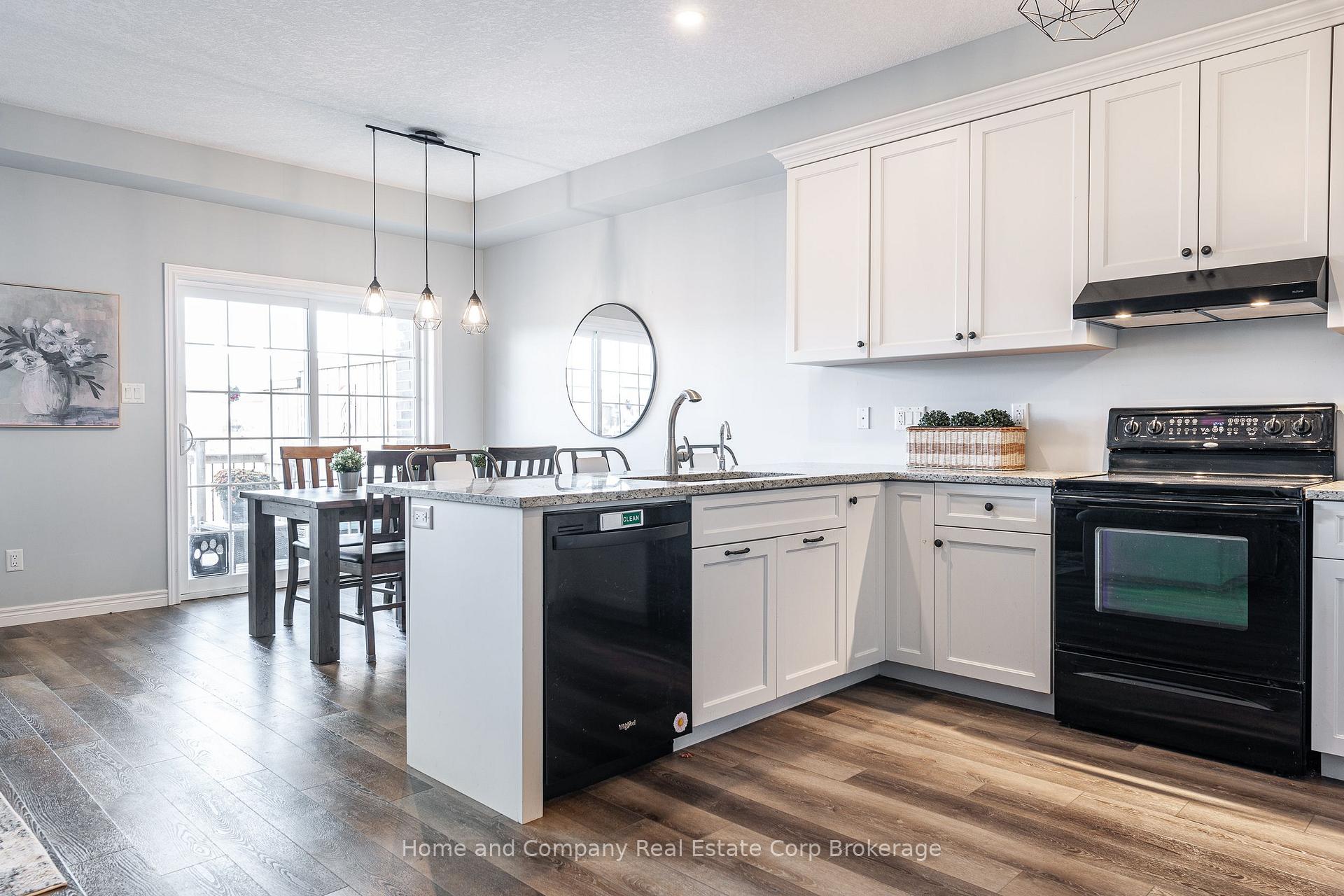 Photo 6 of Unit 3, 350 O'Loane Avenue, Stratford — HOMEH