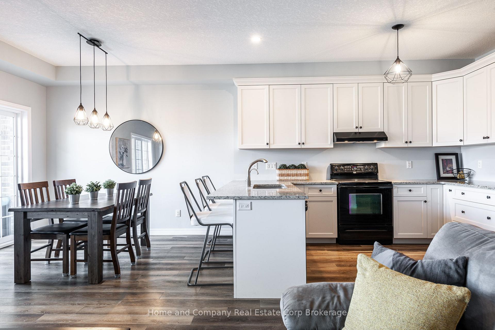 Photo 12 of Unit 3, 350 O'Loane Avenue, Stratford — HOMEH