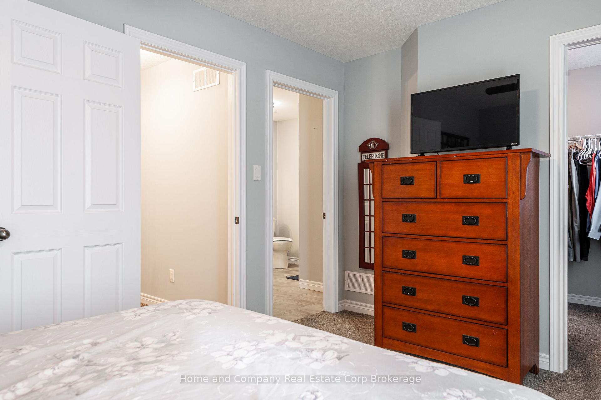 Photo 18 of Unit 3, 350 O'Loane Avenue, Stratford — HOMEH