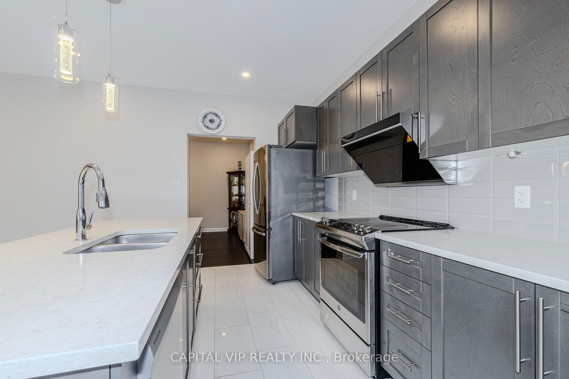 Photo 8 of 111 Robin Easey Avenue, Ottawa, Barrhaven - Half Moon Bay — HOMEH