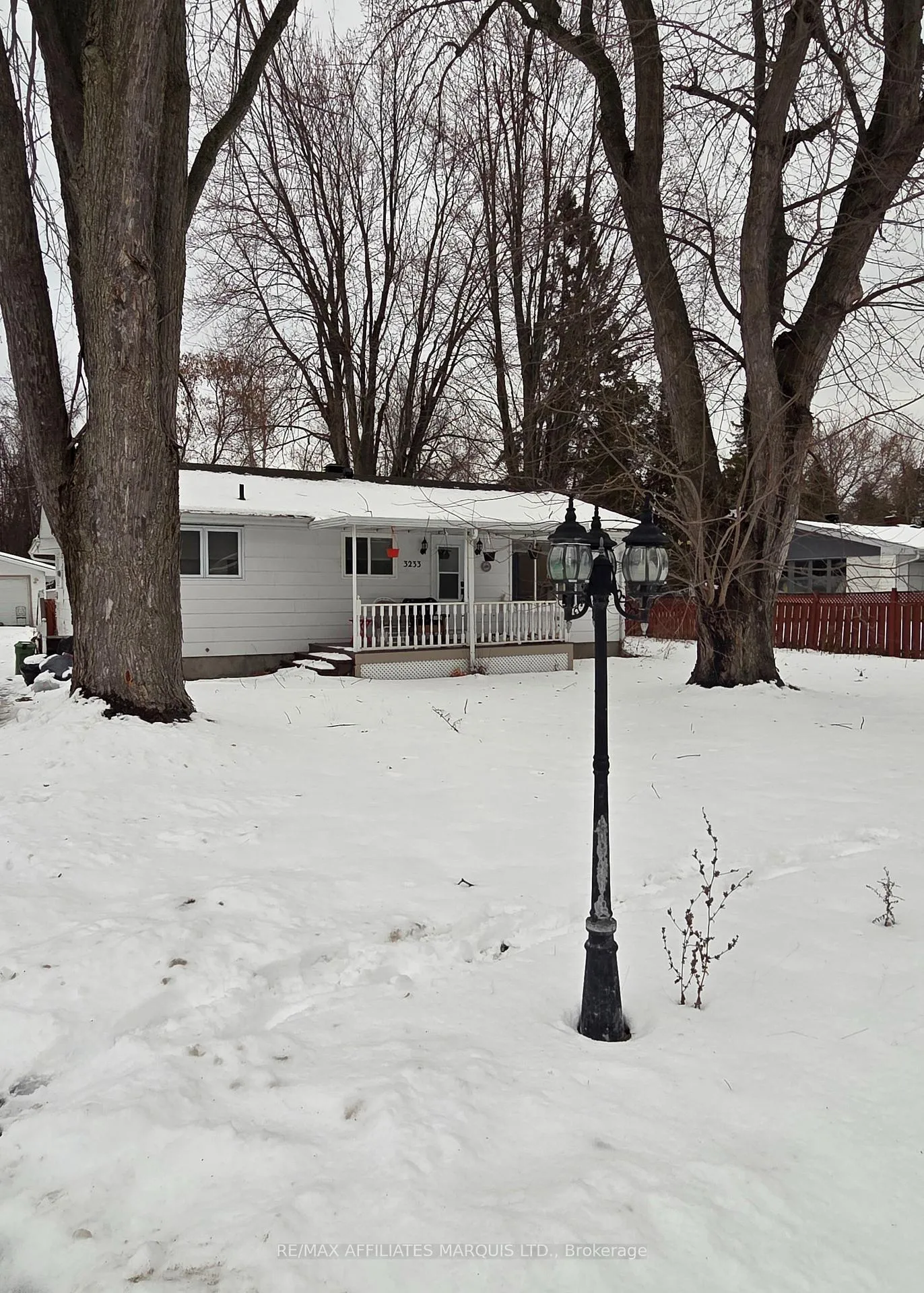Photo 2 of 3233 Richmond Drive, Cornwall — HOMEH