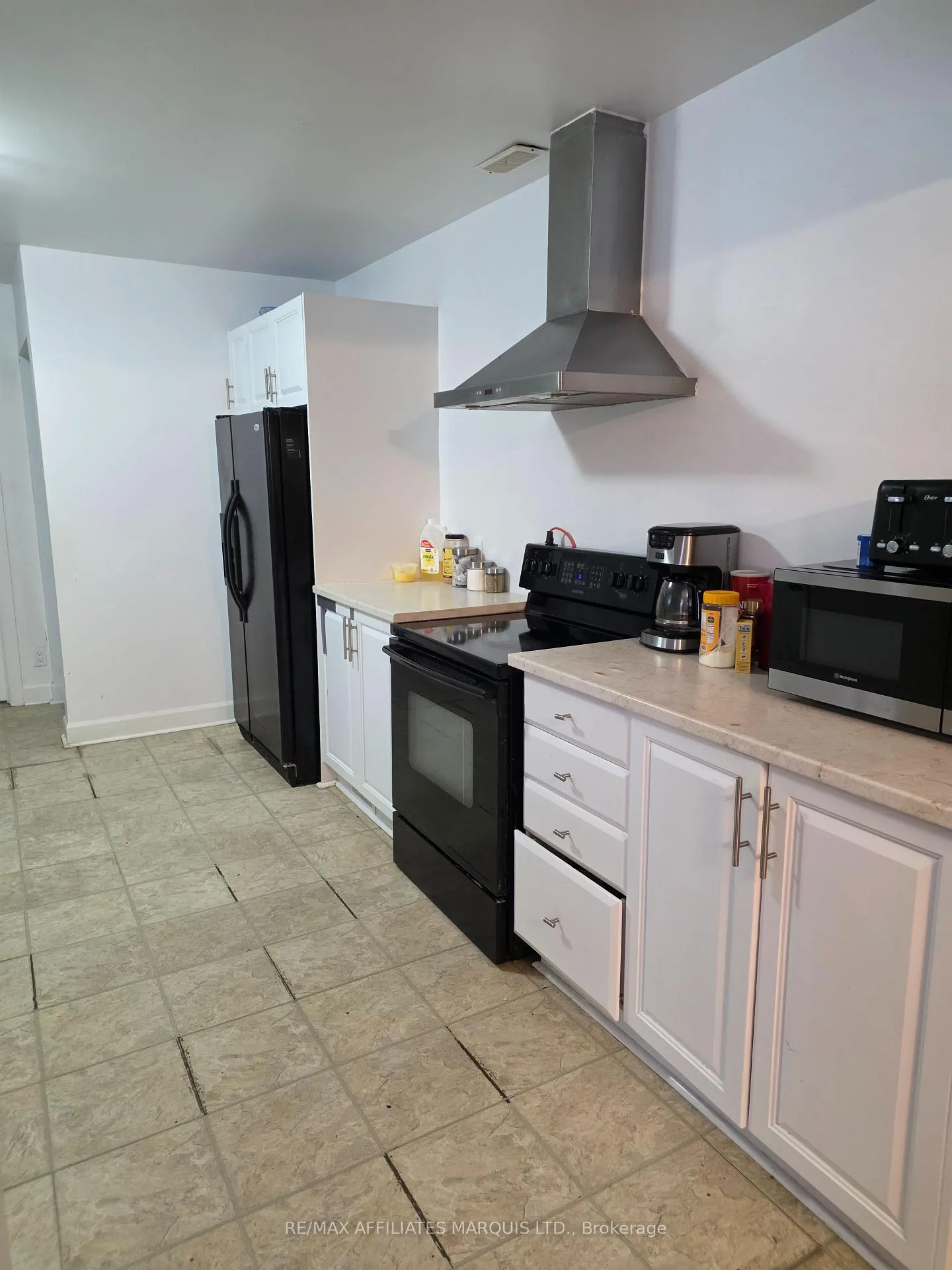 Photo 6 of 3233 Richmond Drive, Cornwall — HOMEH
