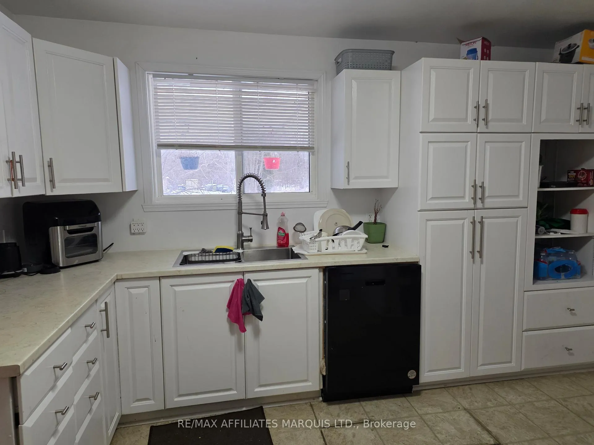 Photo 9 of 3233 Richmond Drive, Cornwall — HOMEH