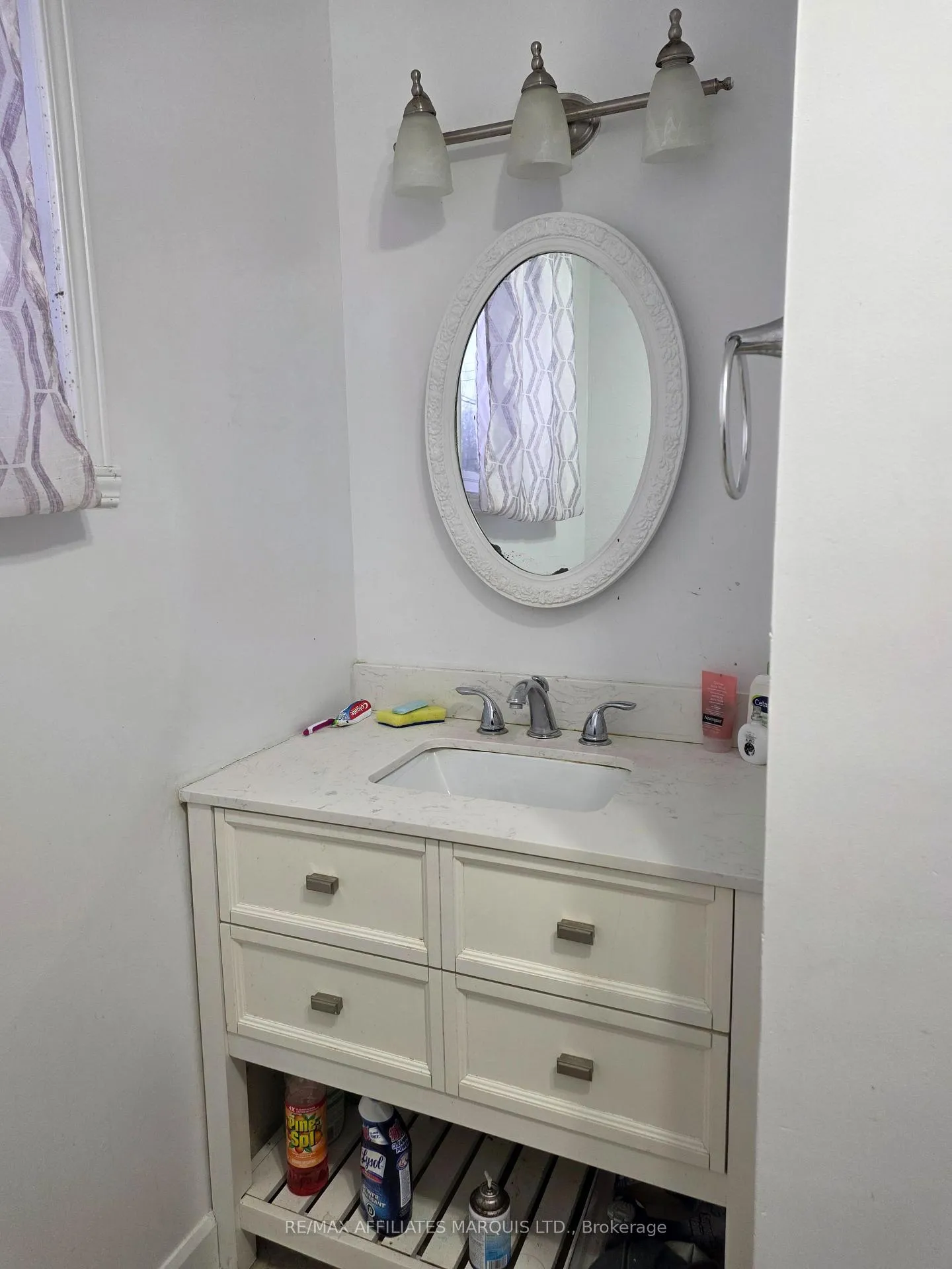 Photo 12 of 3233 Richmond Drive, Cornwall — HOMEH