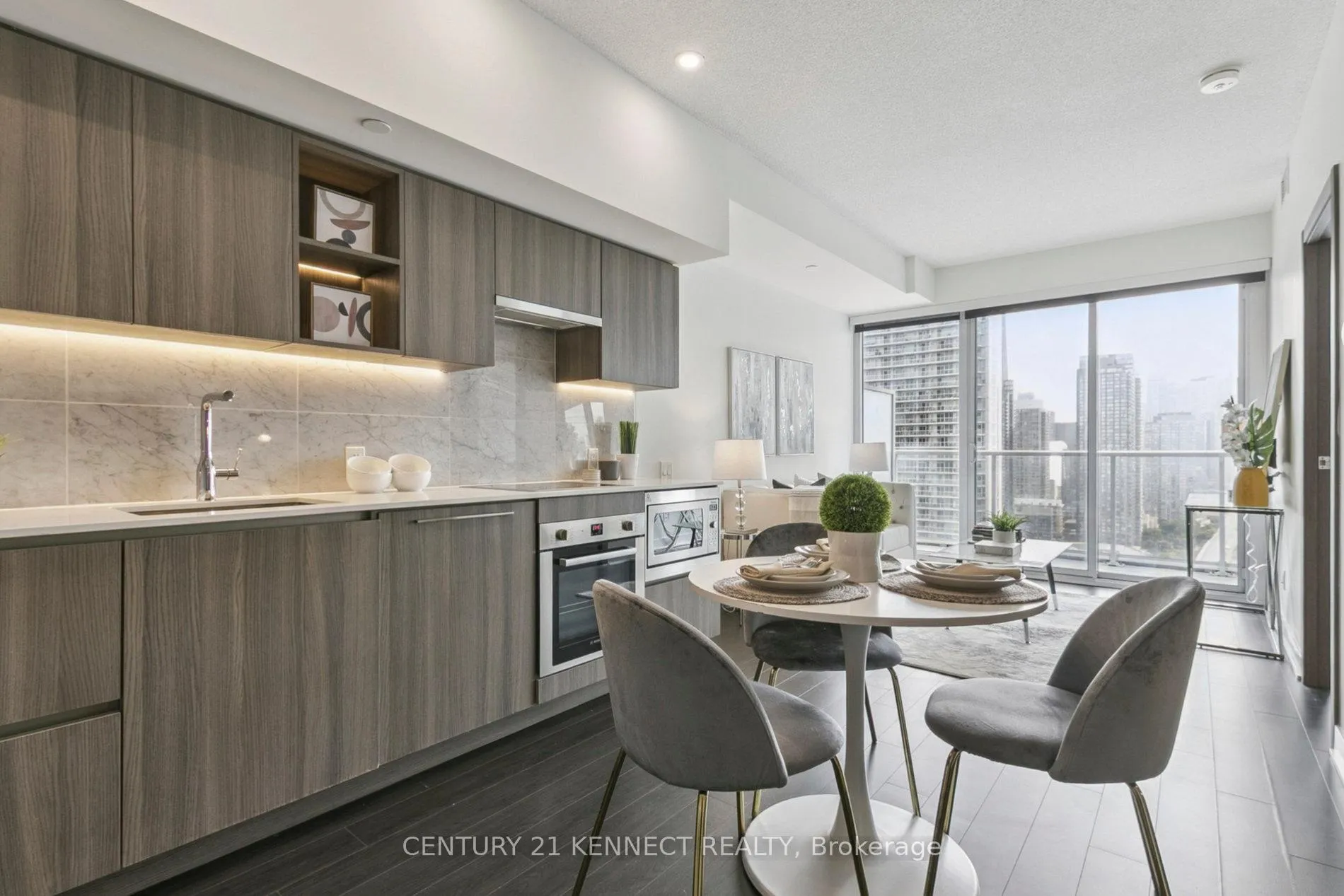 Photo 2 of Unit 3108, 19 Bathurst Street, Toronto, Waterfront Communities — HOMEH