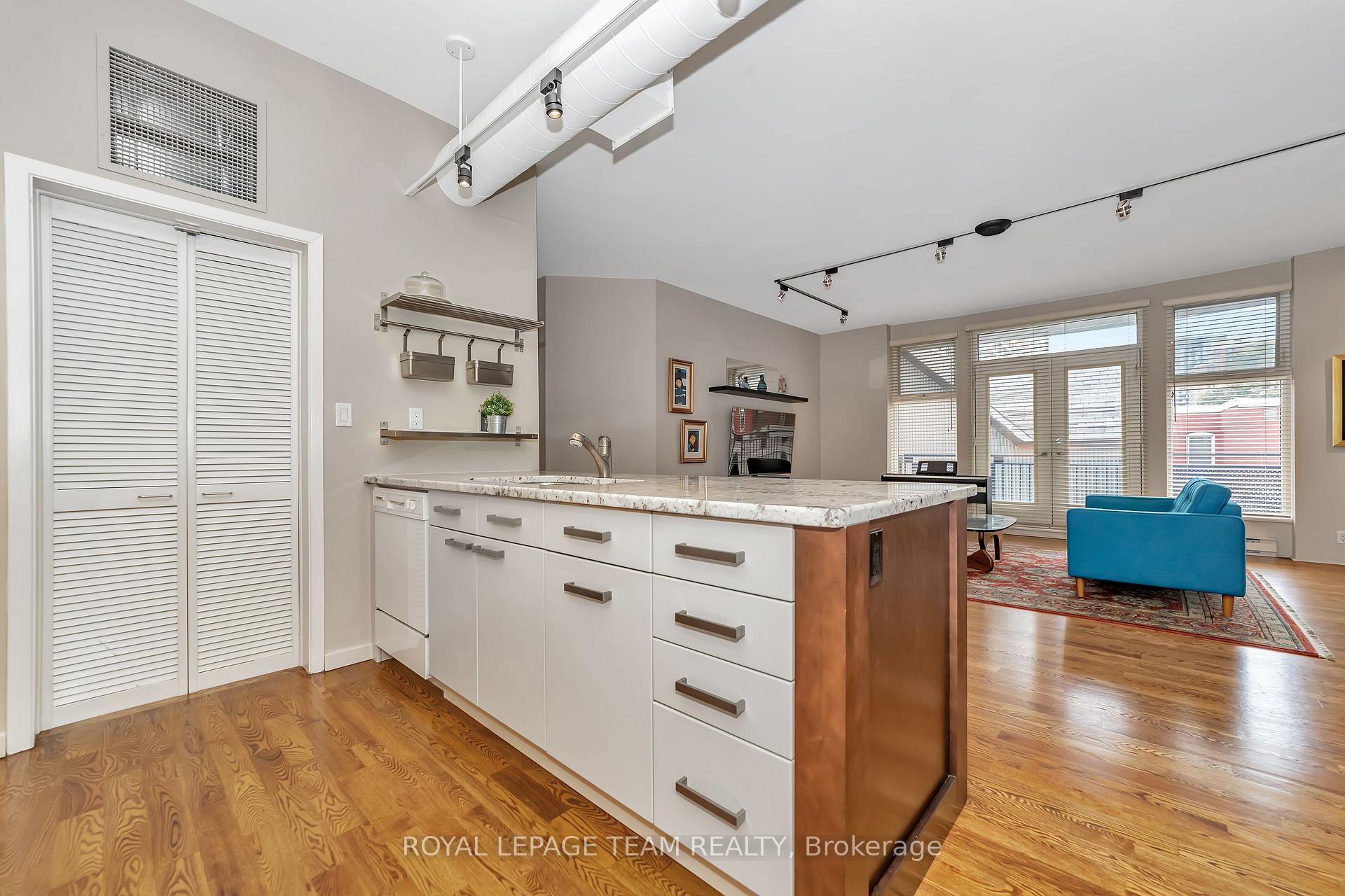 Photo 4 of Unit 3B, 144 Clarence Street, Ottawa, Lower Town/Byward Market — HOMEH