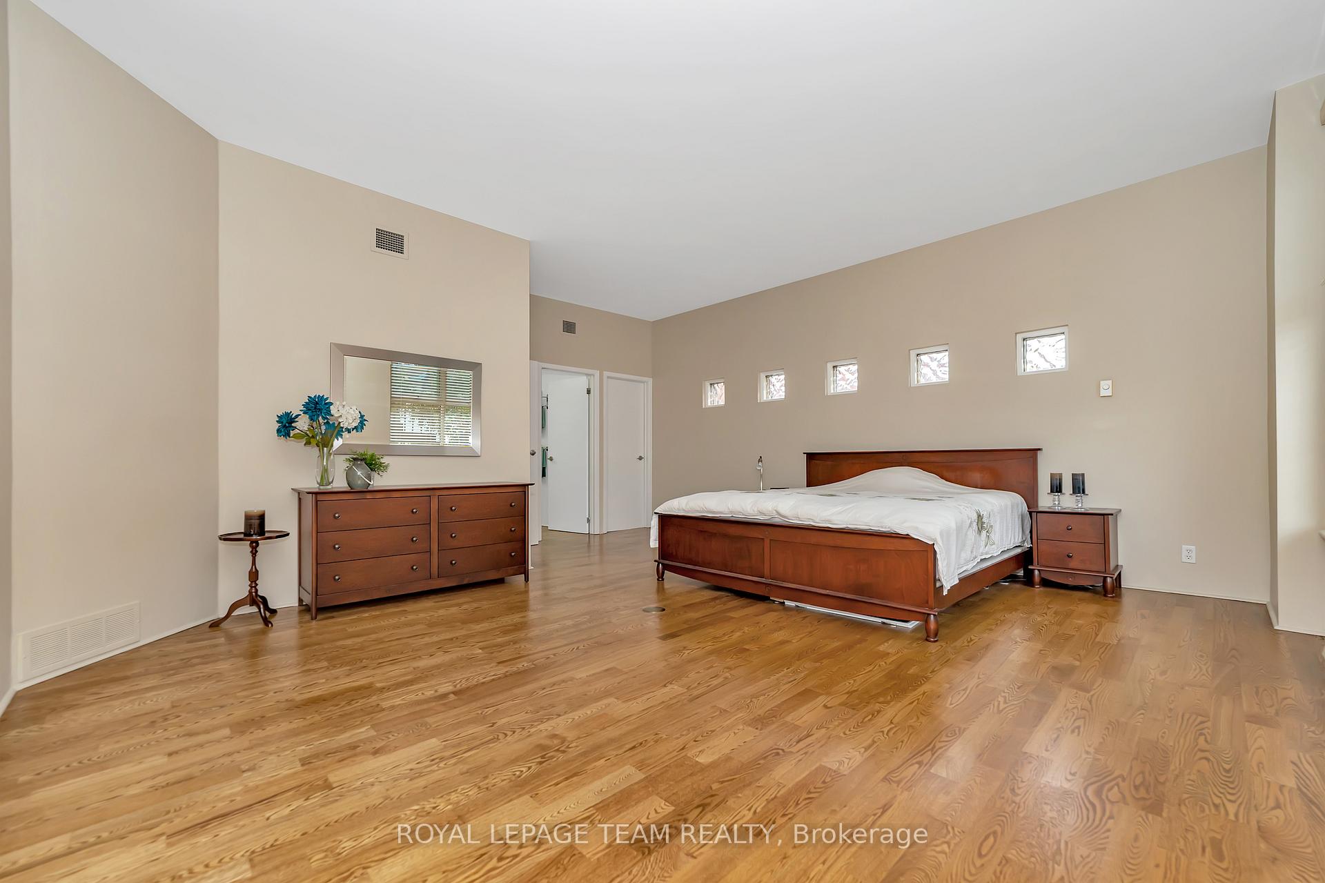 Photo 6 of Unit 3B, 144 Clarence Street, Ottawa, Lower Town/Byward Market — HOMEH