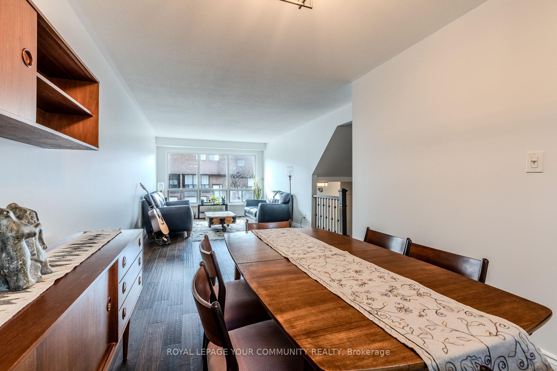 Photo 8 of 70 Stately Way, Markham, Royal Orchard — HOMEH