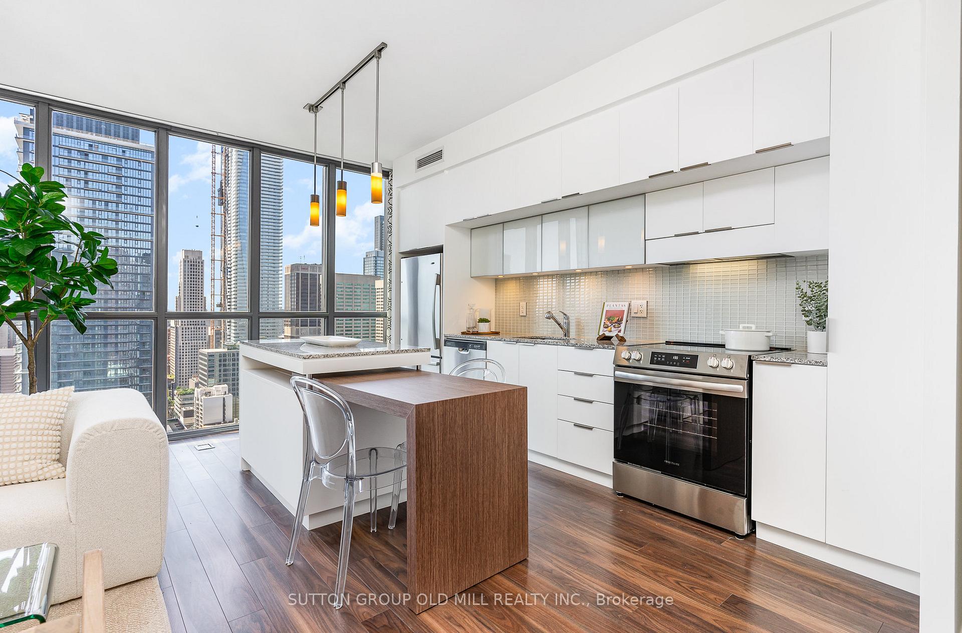 Photo 5 of Unit 3504, 110 Charles Street E, Toronto, Church-Yonge Corridor — HOMEH