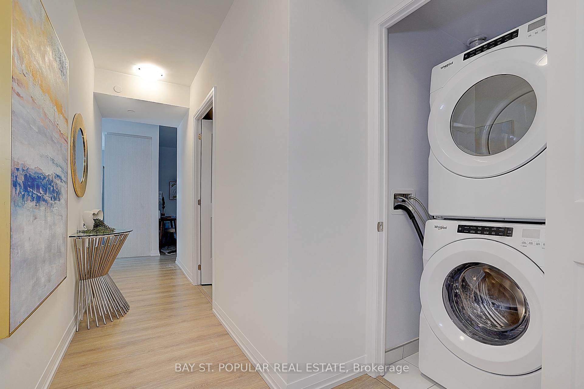 Photo 3 of Unit 812, 50 Dunfield Avenue, Toronto, Mount Pleasant West — HOMEH