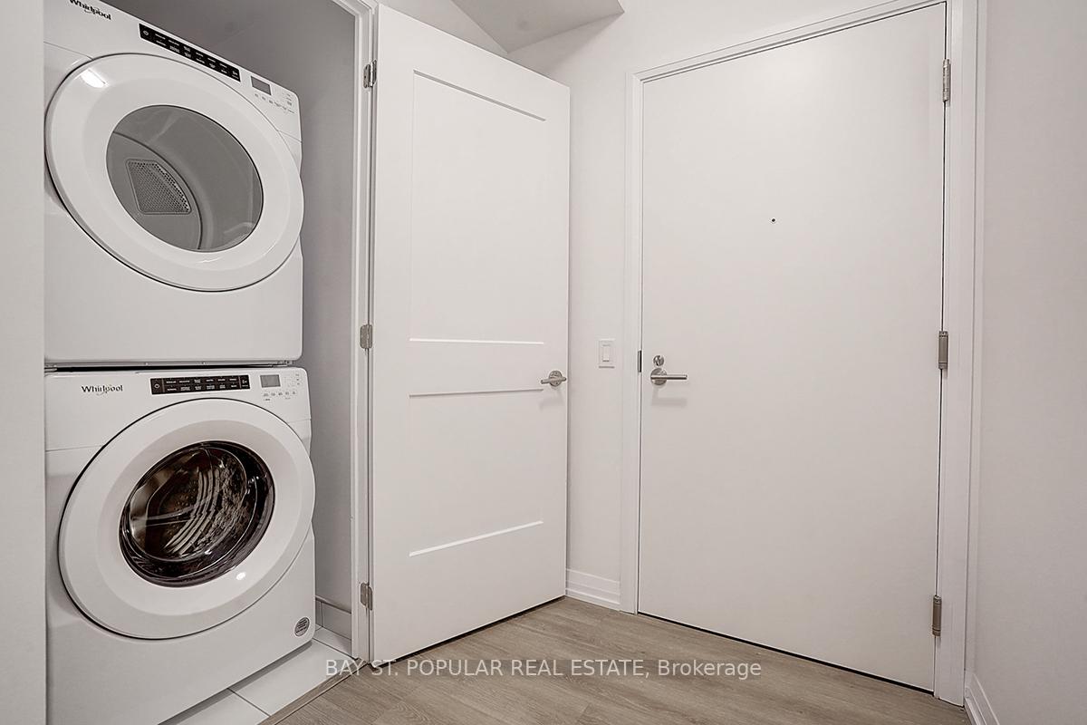 Photo 4 of Unit 812, 50 Dunfield Avenue, Toronto, Mount Pleasant West — HOMEH
