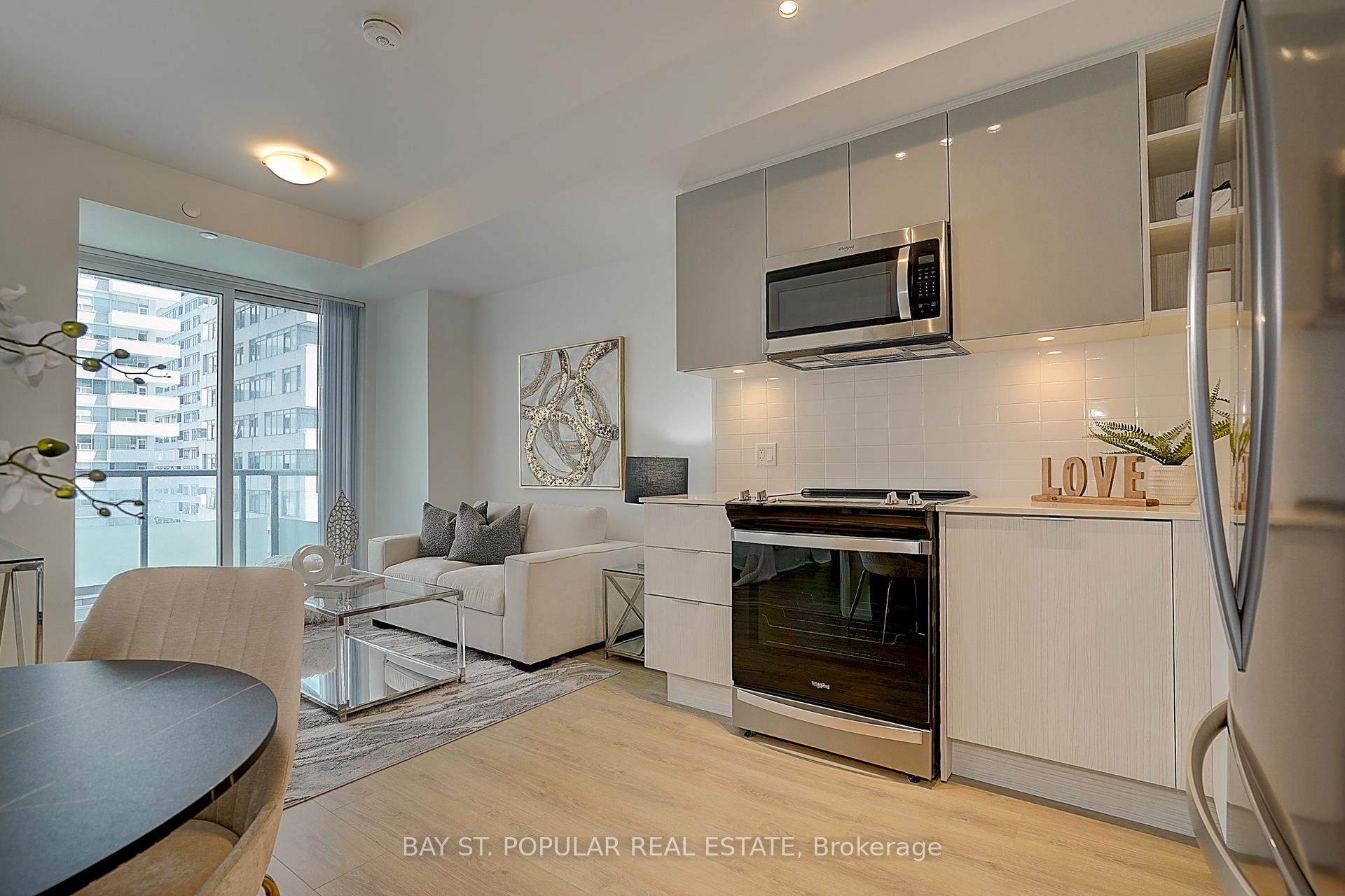 Photo 8 of Unit 812, 50 Dunfield Avenue, Toronto, Mount Pleasant West — HOMEH