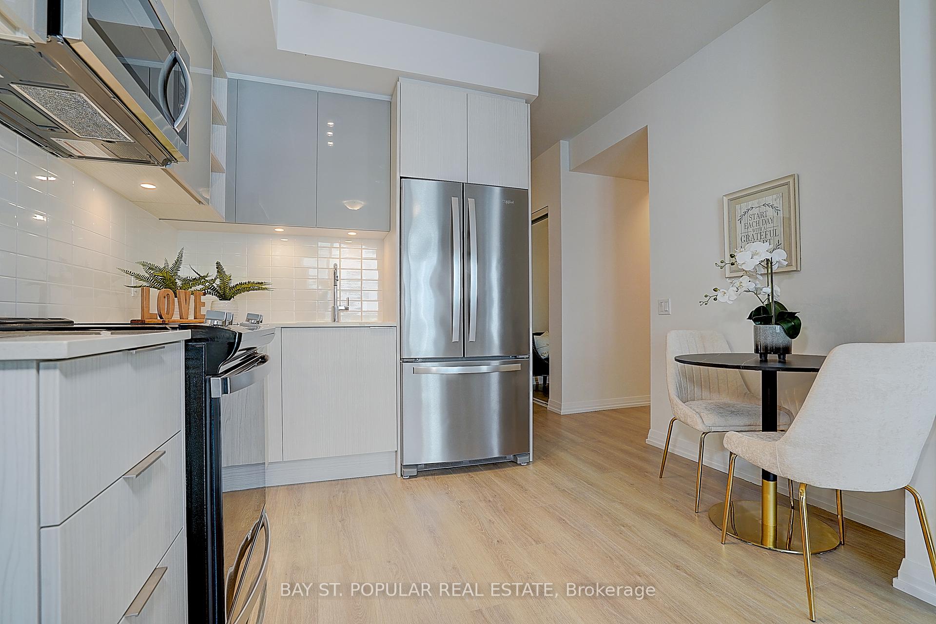 Photo 12 of Unit 812, 50 Dunfield Avenue, Toronto, Mount Pleasant West — HOMEH