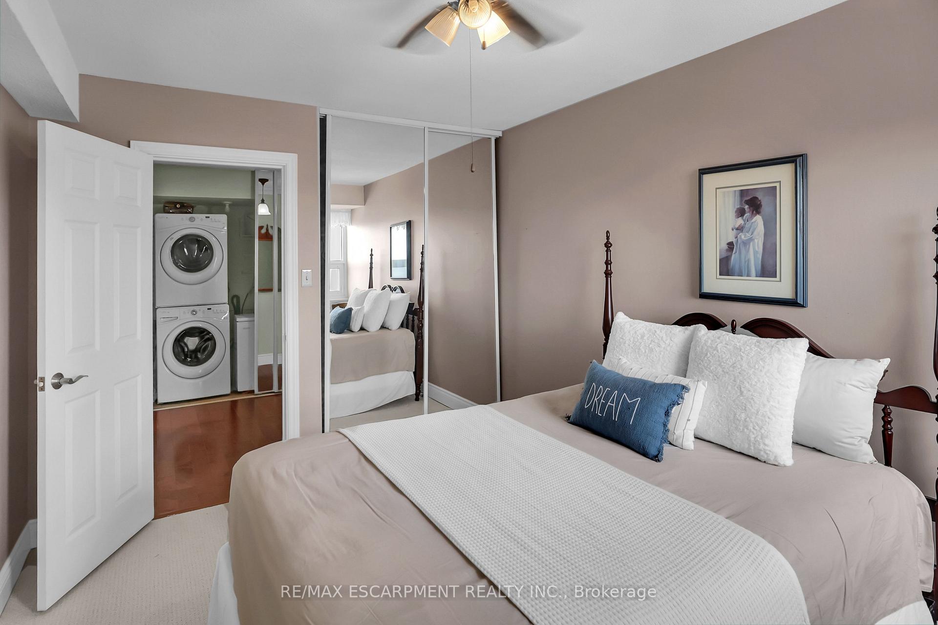 Photo 18 of Unit 1117, 500 Green Road, Hamilton, Lakeshore — HOMEH