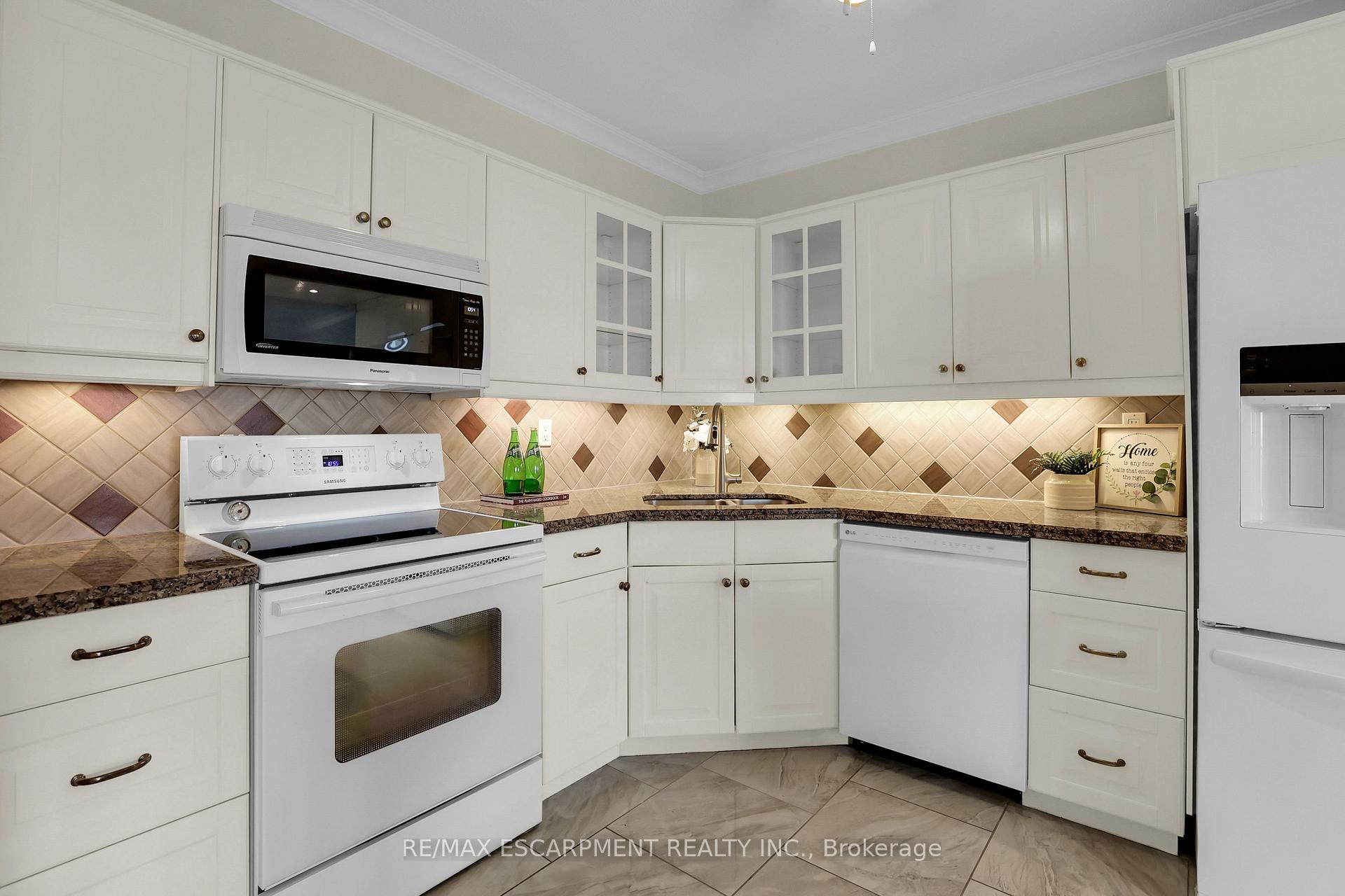Photo 28 of Unit 1117, 500 Green Road, Hamilton, Lakeshore — HOMEH