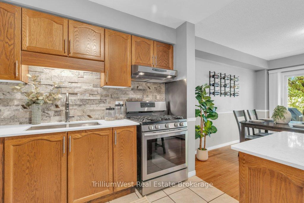 Photo 12 of Unit 9, 84 Westmeadow Drive, Kitchener — HOMEH